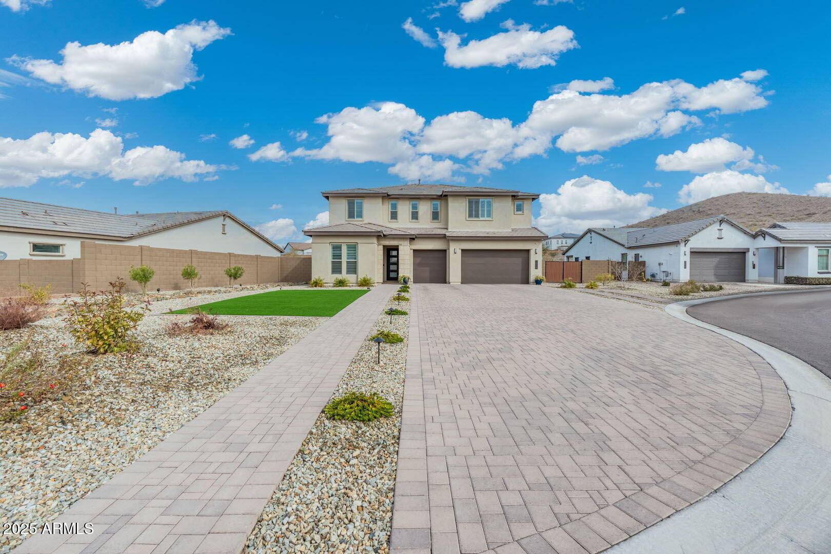 Phoenix, AZ 85024,1914 E FALLEN LEAF Lane