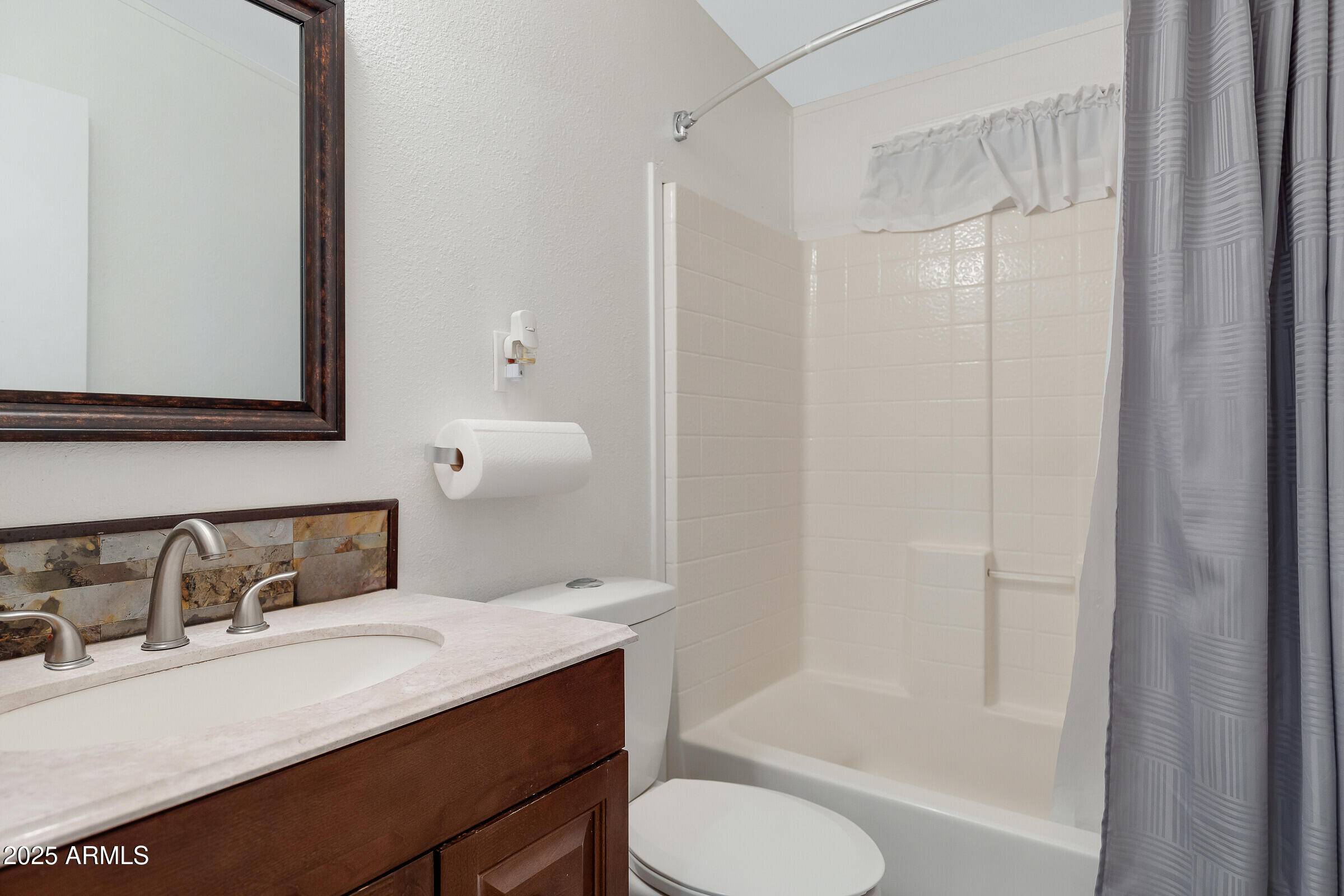Phoenix, AZ 85022,1955 E Grovers Avenue #18