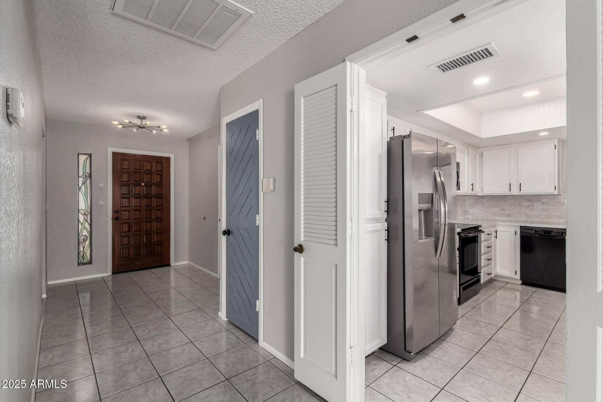 Phoenix, AZ 85023,502 W BEVERLY Lane