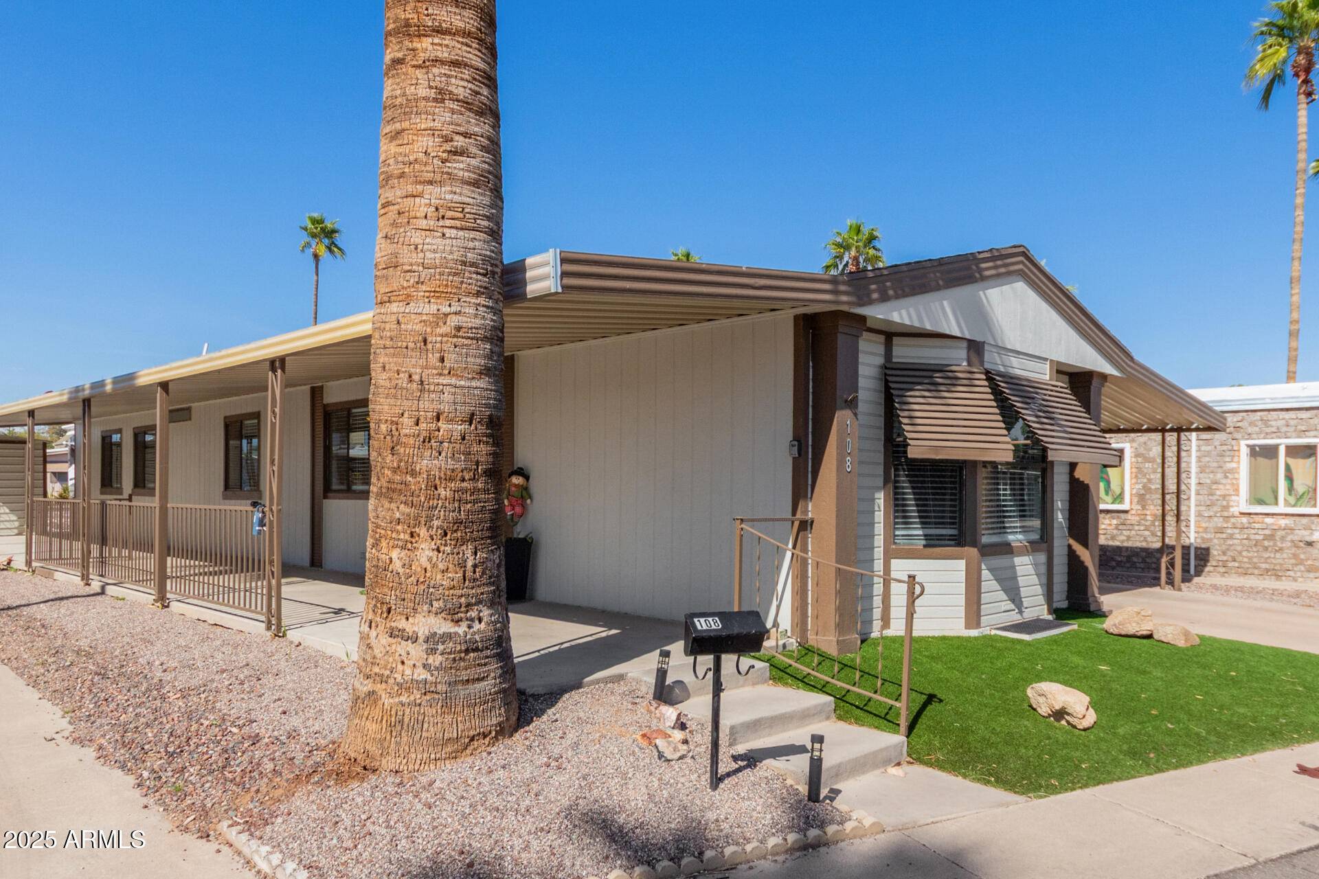 Phoenix, AZ 85032,16225 N CAVE CREEK Road #108