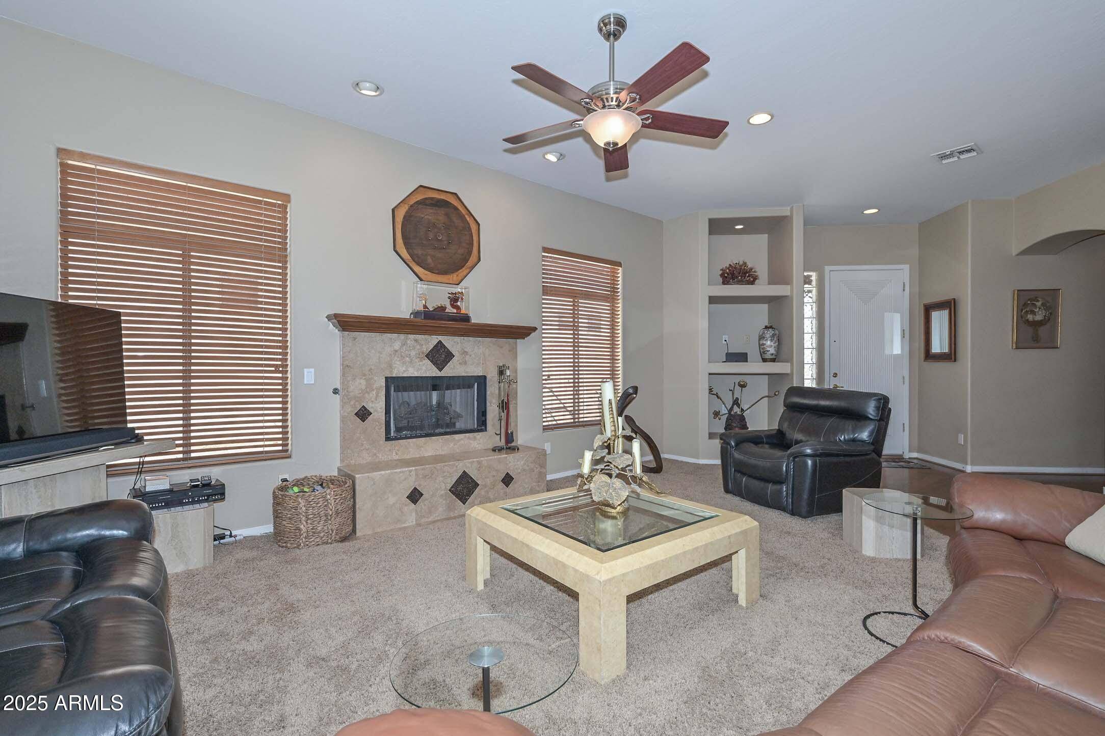 2116 E BEAUTIFUL Lane Phoenix, AZ 85042