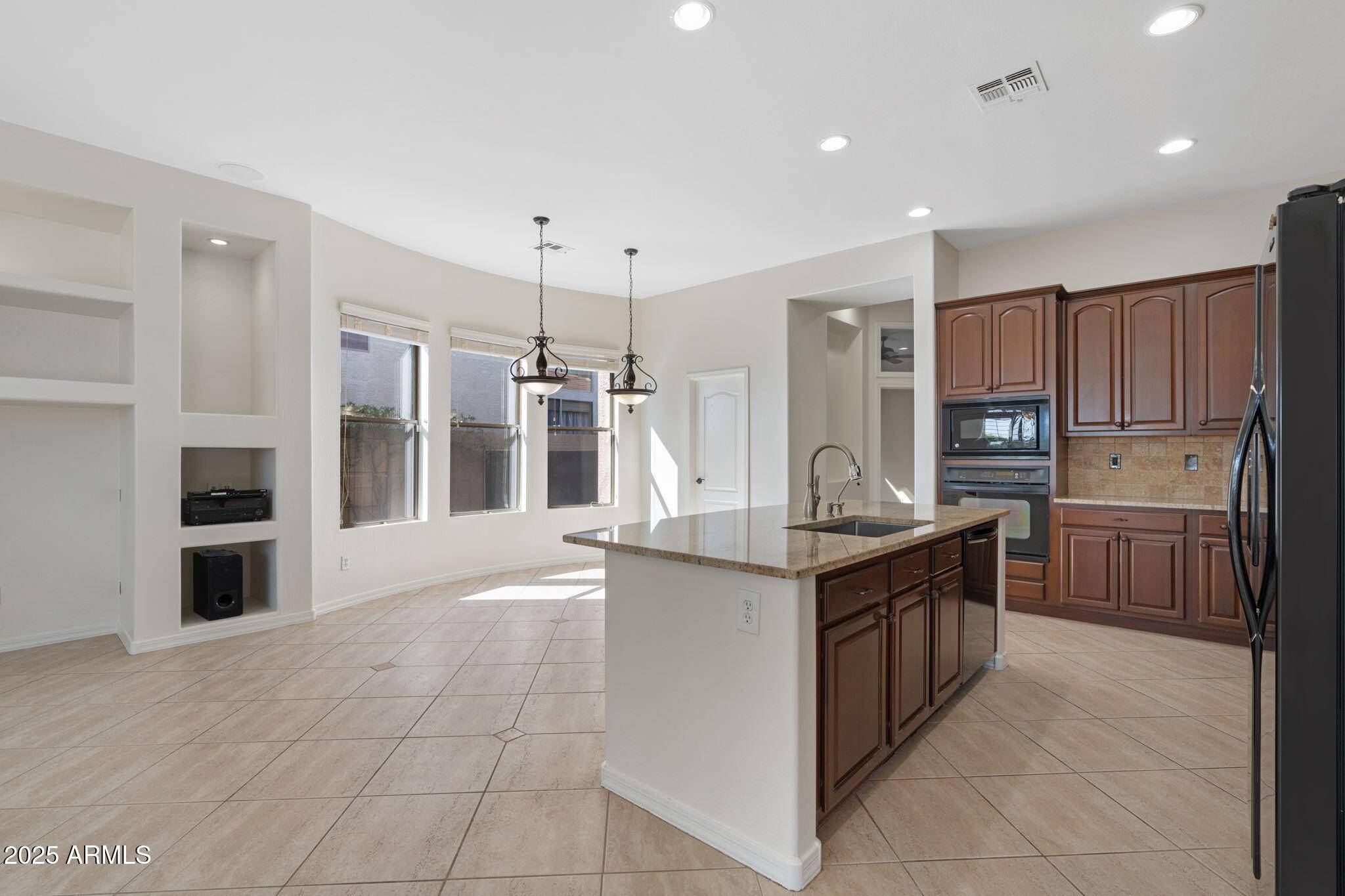 2927 W OWENS Way Anthem, AZ 85086
