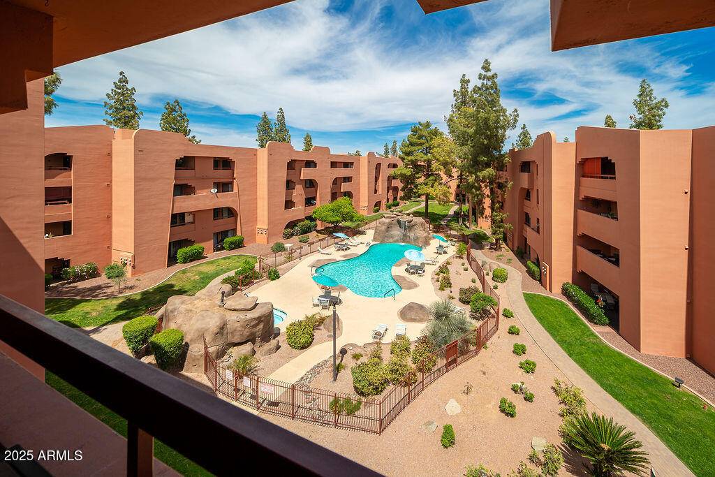 Phoenix, AZ 85032,4303 E CACTUS Road #407