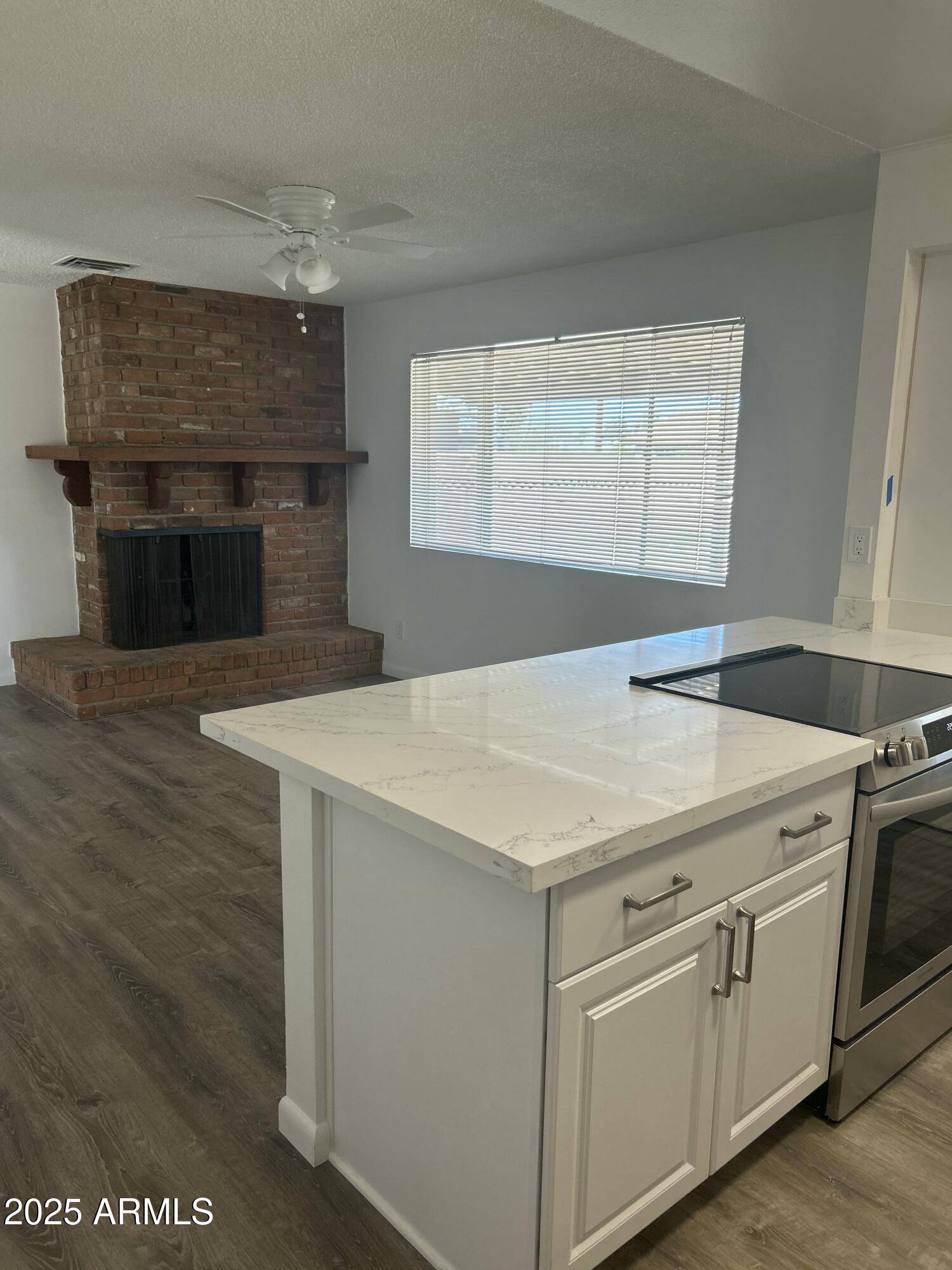 Tempe, AZ 85282,306 E MANHATTON Drive