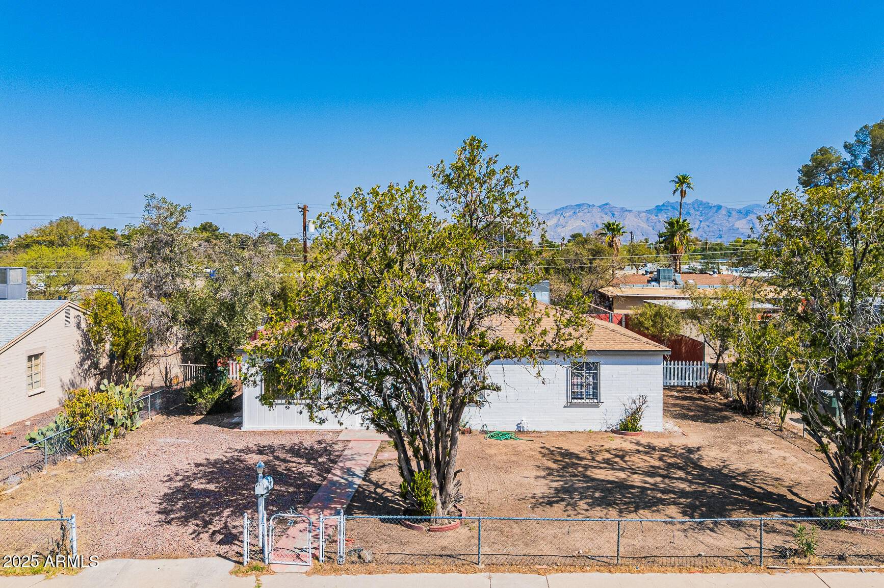 Tucson, AZ 85713,3727 E 24TH Street