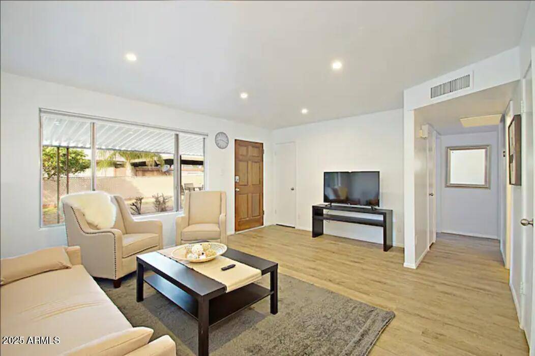 Scottsdale, AZ 85251,6944 E EARLL Drive #2
