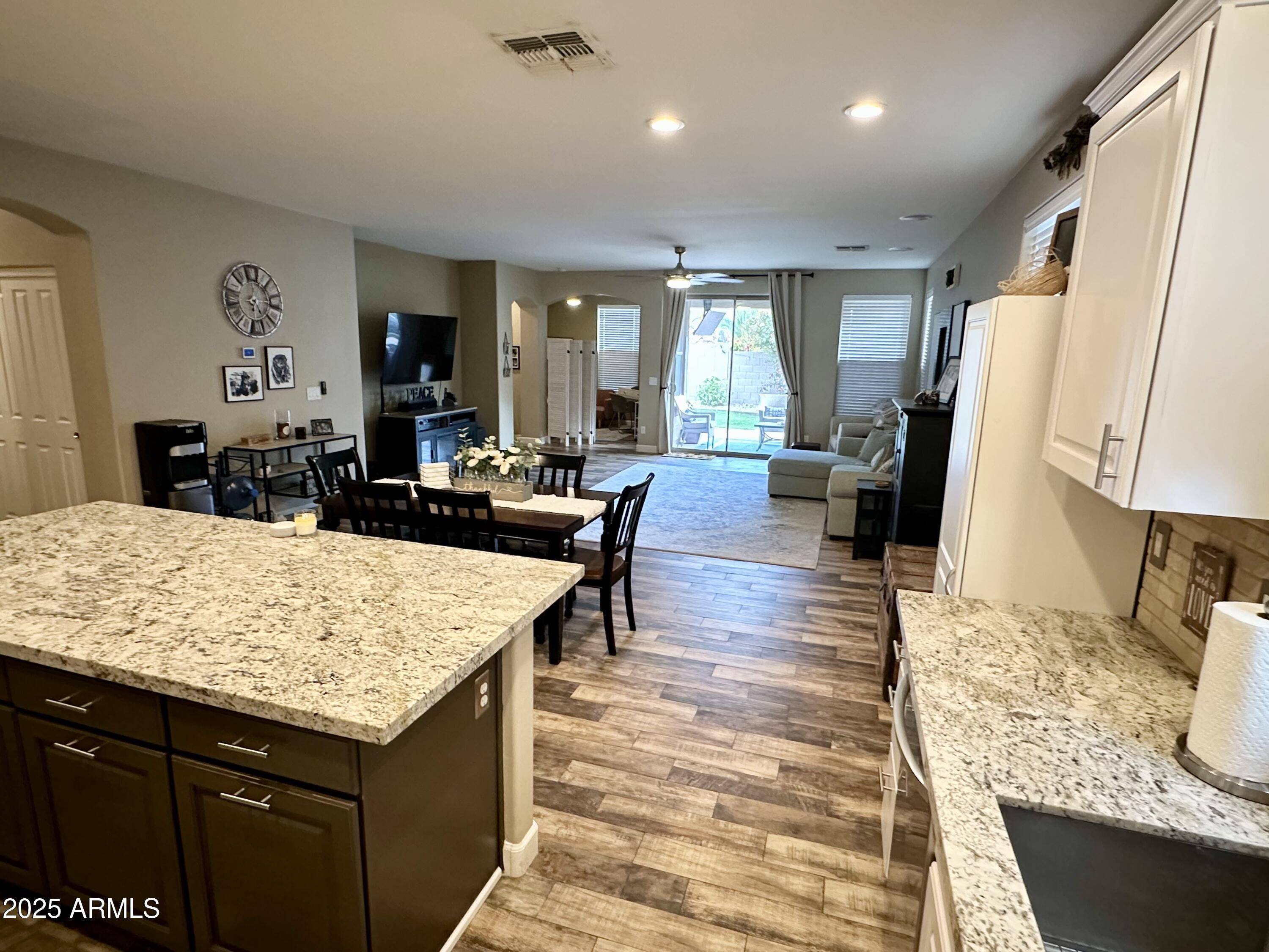 3021 W TRAPANOTTO Road Phoenix, AZ 85086