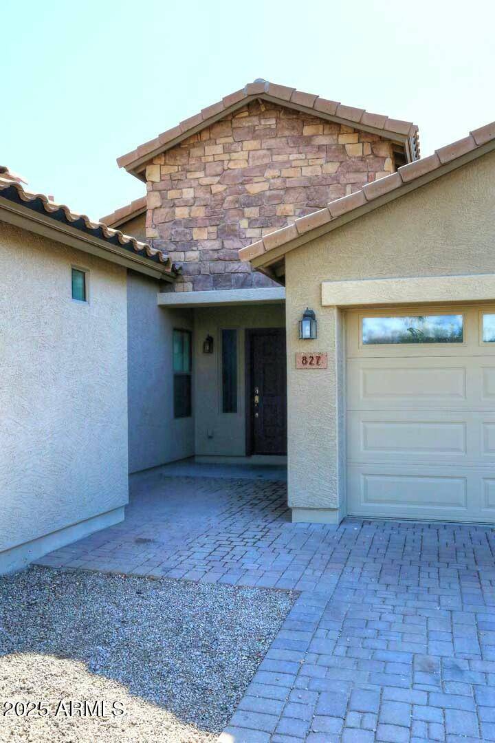 San Tan Valley, AZ 85143,827 W DESERT VALLEY Drive