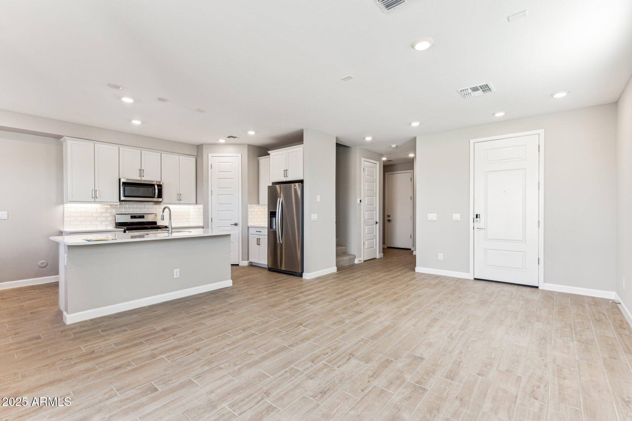 Phoenix, AZ 85054,5856 E COVEY Lane