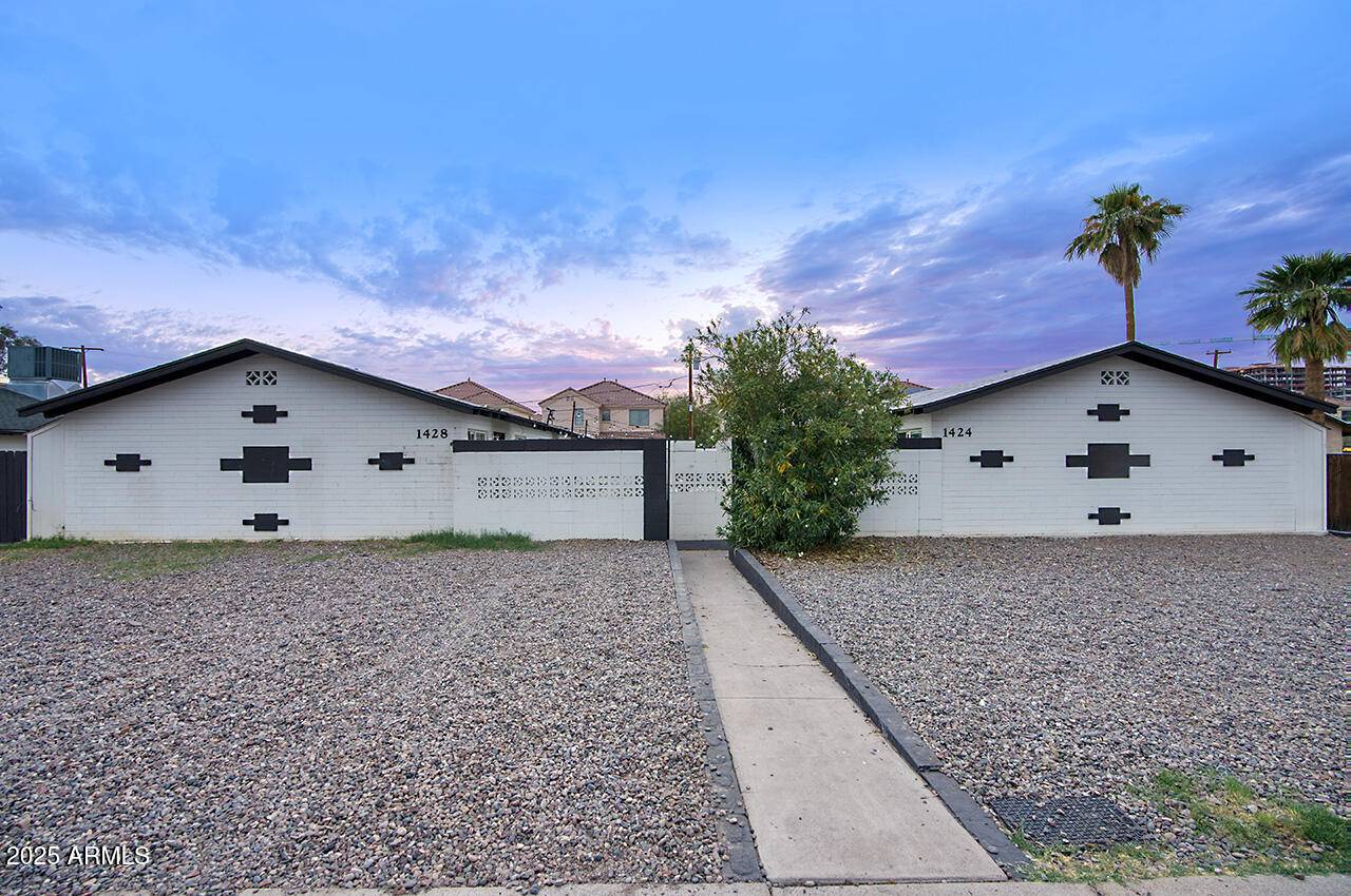 Tempe, AZ 85281,1424 S STANLEY Place