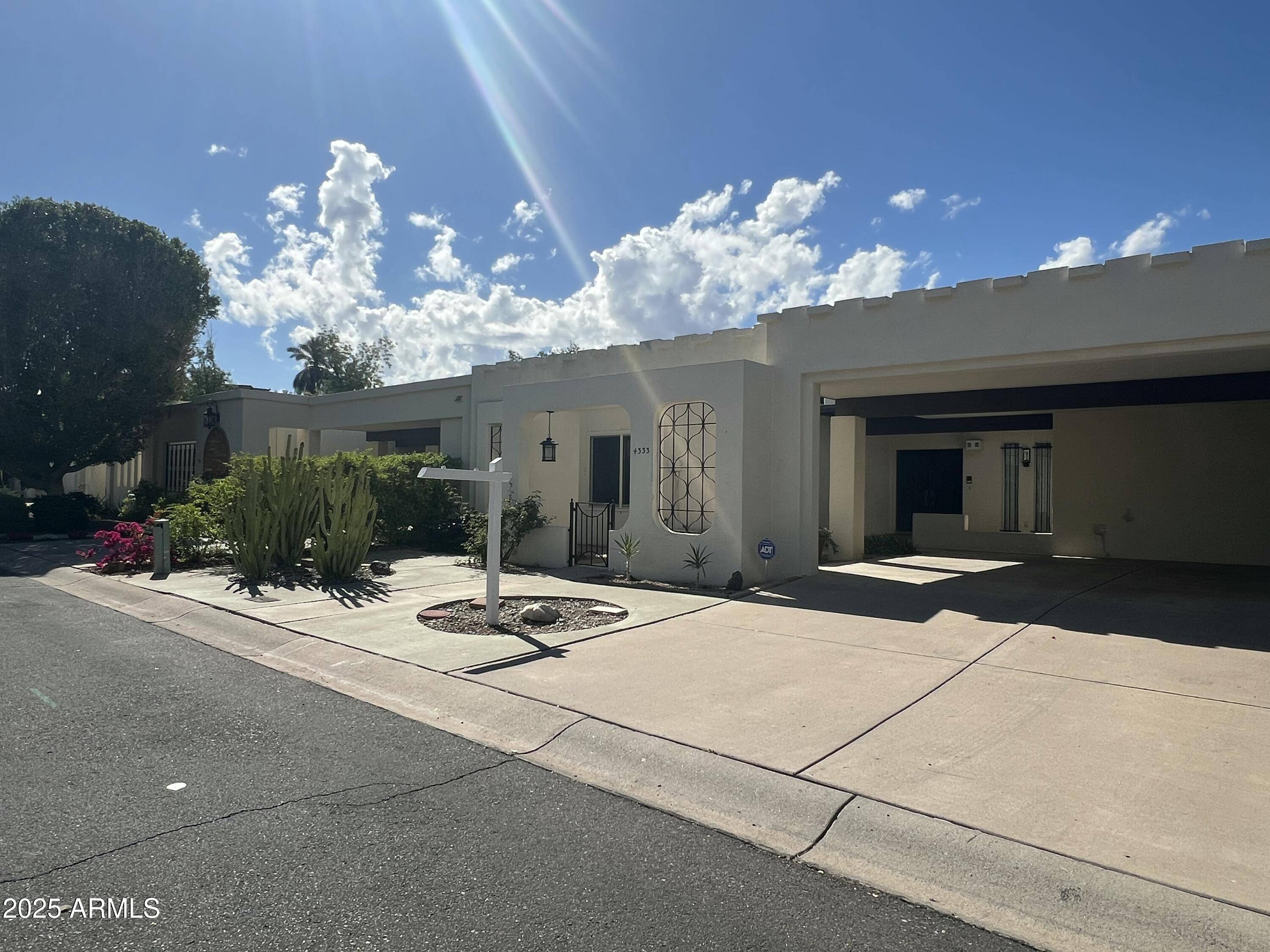 Phoenix, AZ 85018,4333 E FAIRMOUNT Avenue