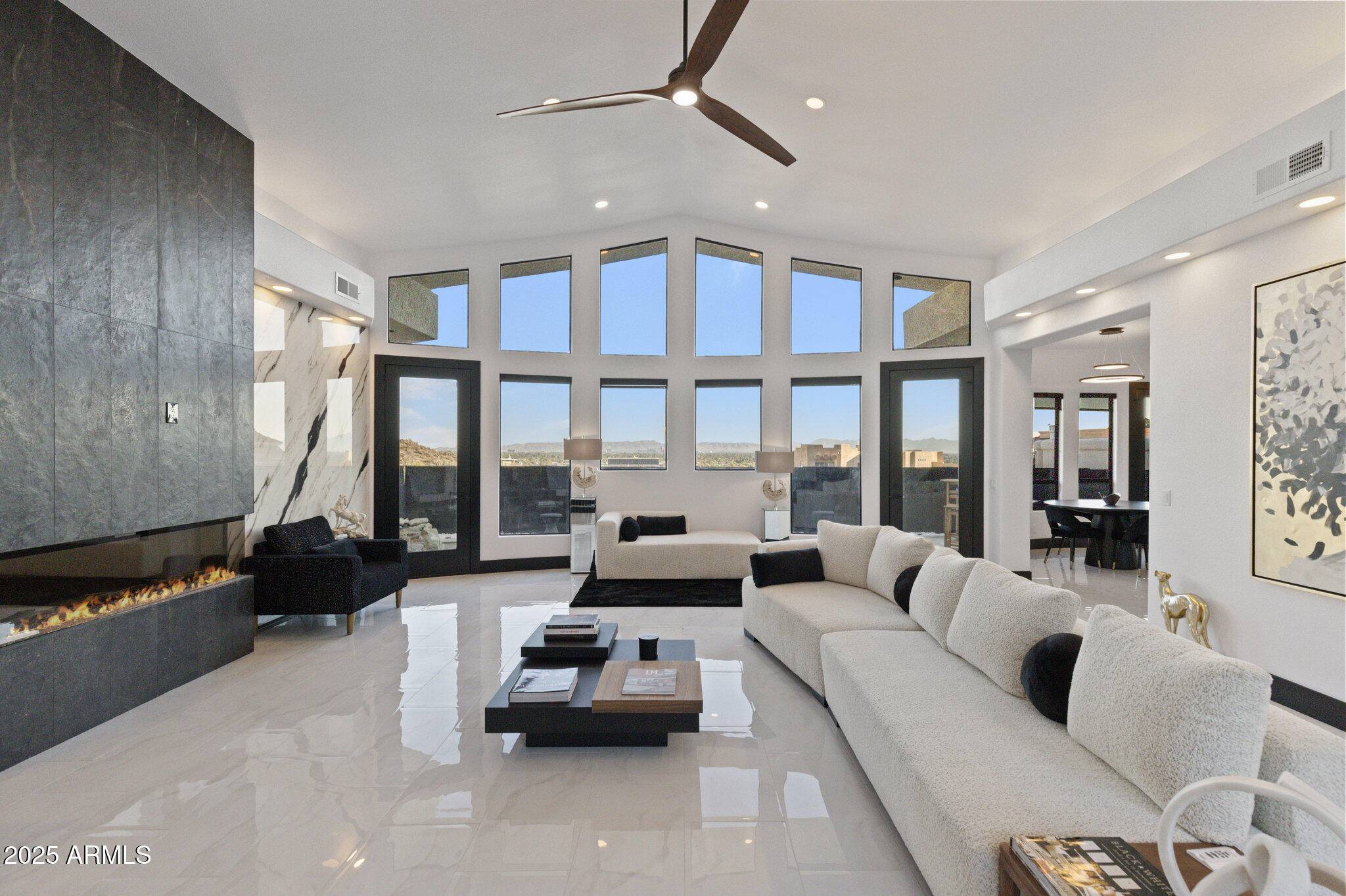 Phoenix, AZ 85021,27 W COCHISE Drive