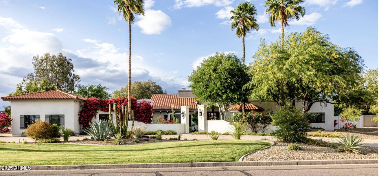 Scottsdale, AZ 85260,10380 E CHOLLA Street