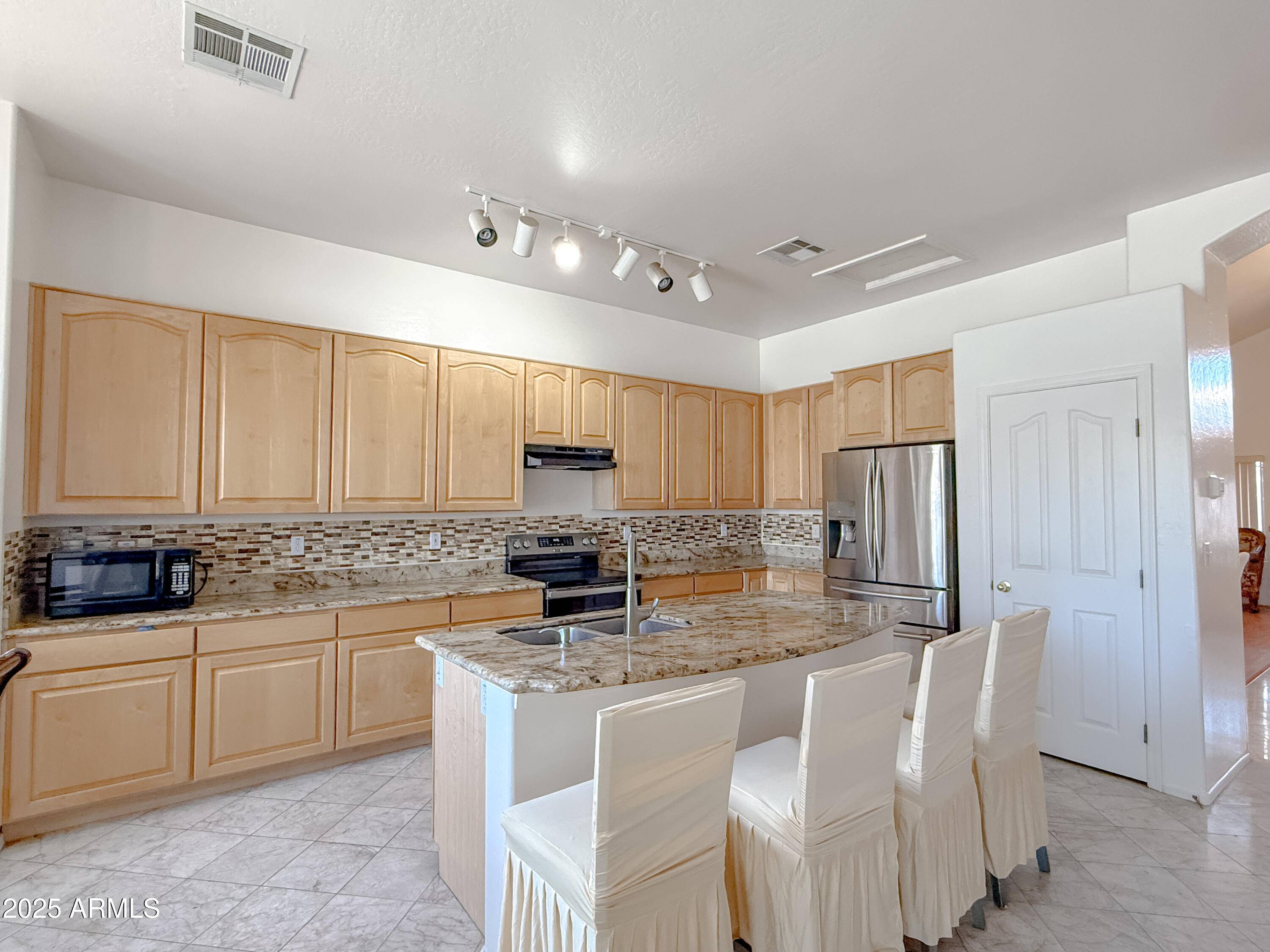 Gilbert, AZ 85233,1342 N MCKENNA Lane