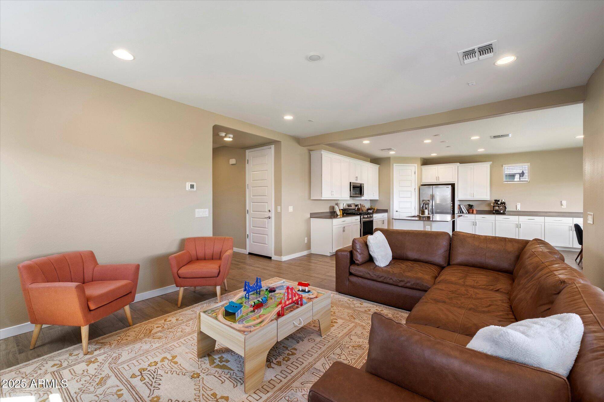 San Tan Valley, AZ 85140,3138 E HAYFIELD Way