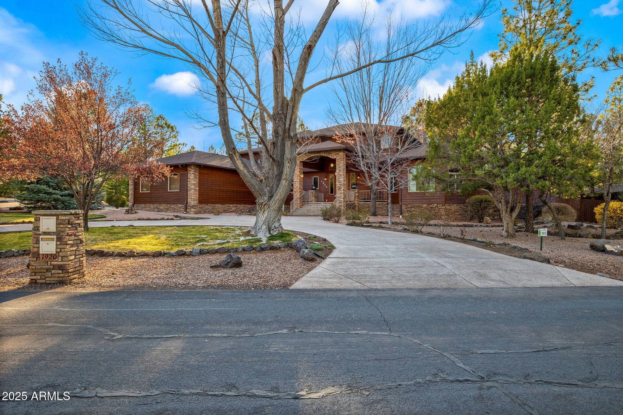 Show Low, AZ 85901,1920 S KNOLL Trail