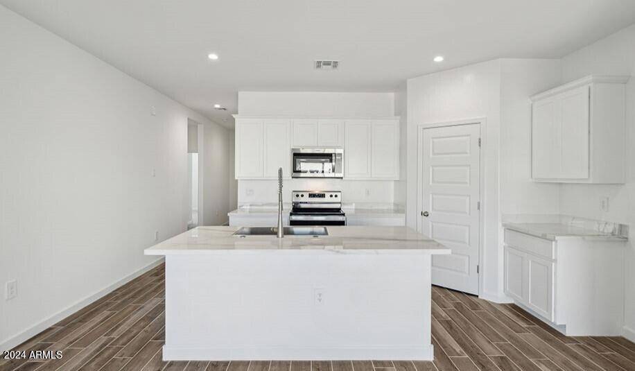5704 E Smeaton Place San Tan Valley, AZ 85140