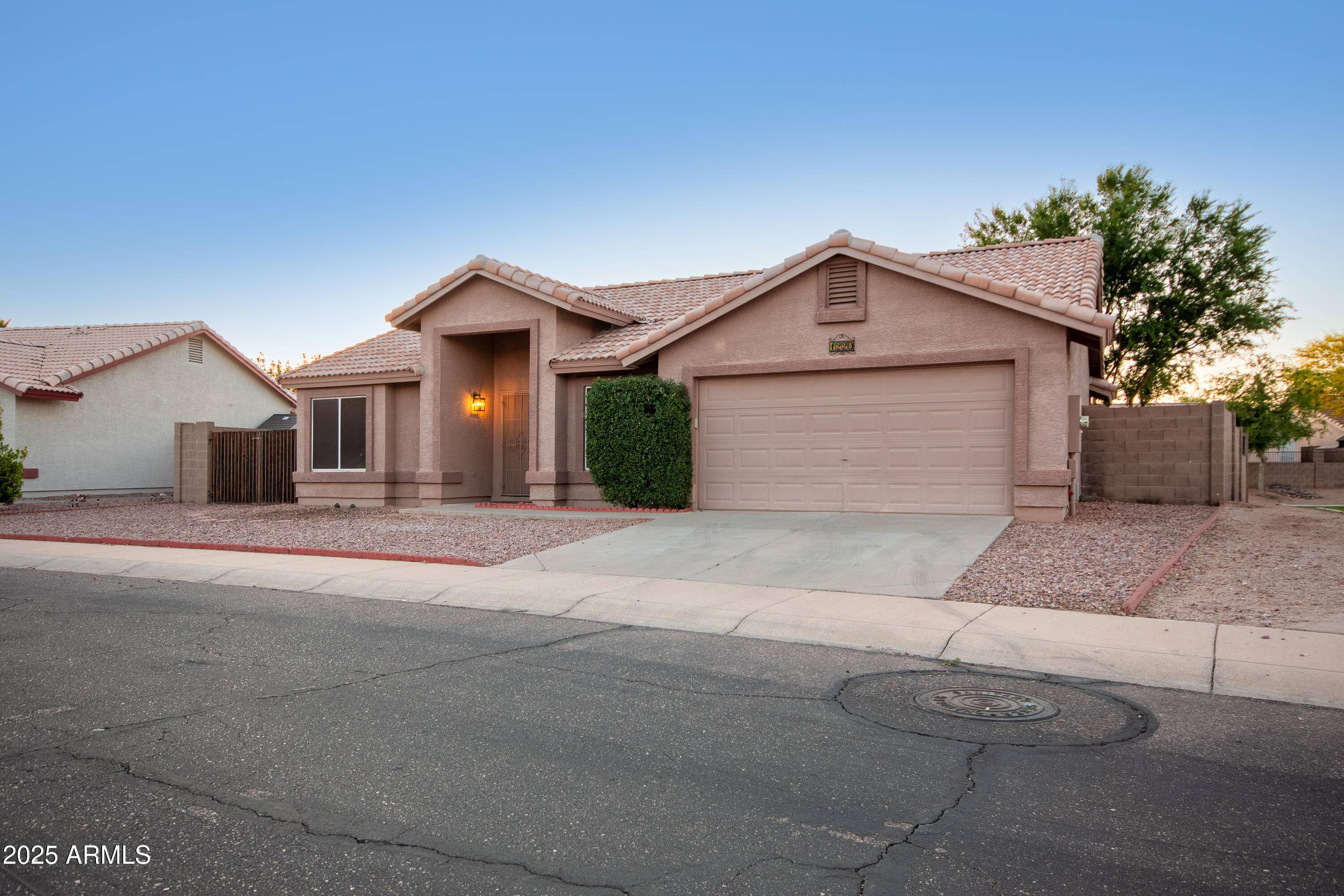 Chandler, AZ 85286,1220 S WAGON WHEEL Drive