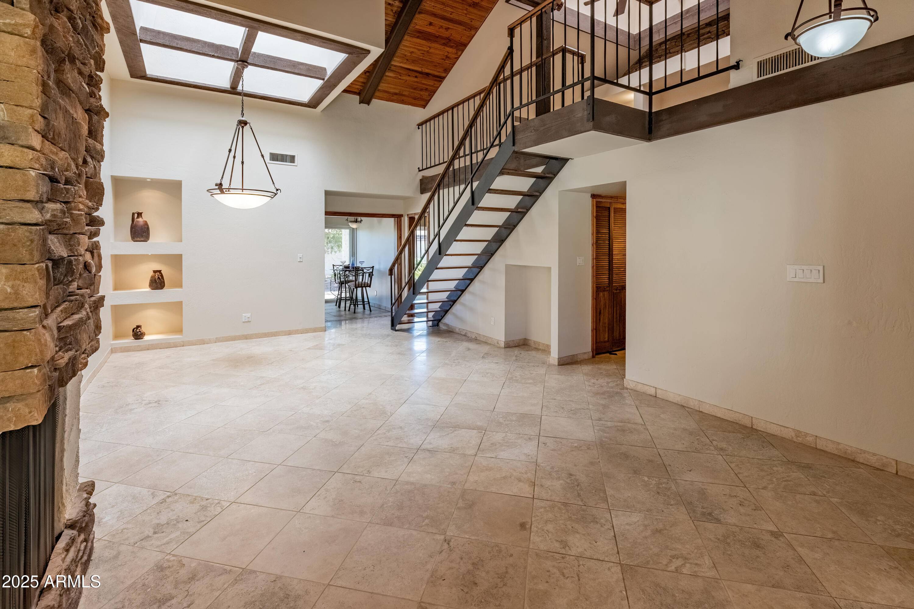 Paradise Valley, AZ 85253,7137 E ARLINGTON Road