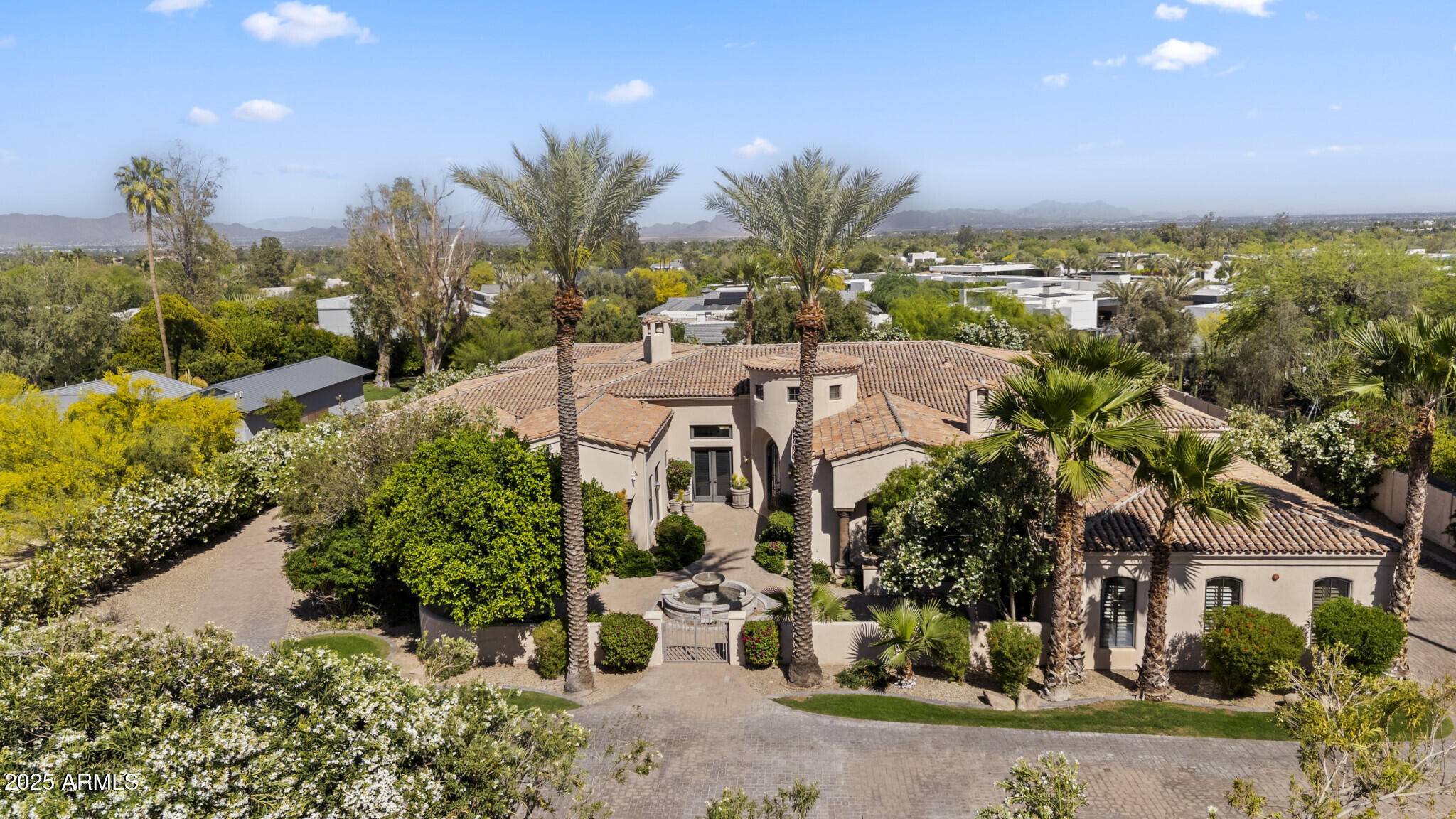 Paradise Valley, AZ 85253,5615 N INVERGORDON Road