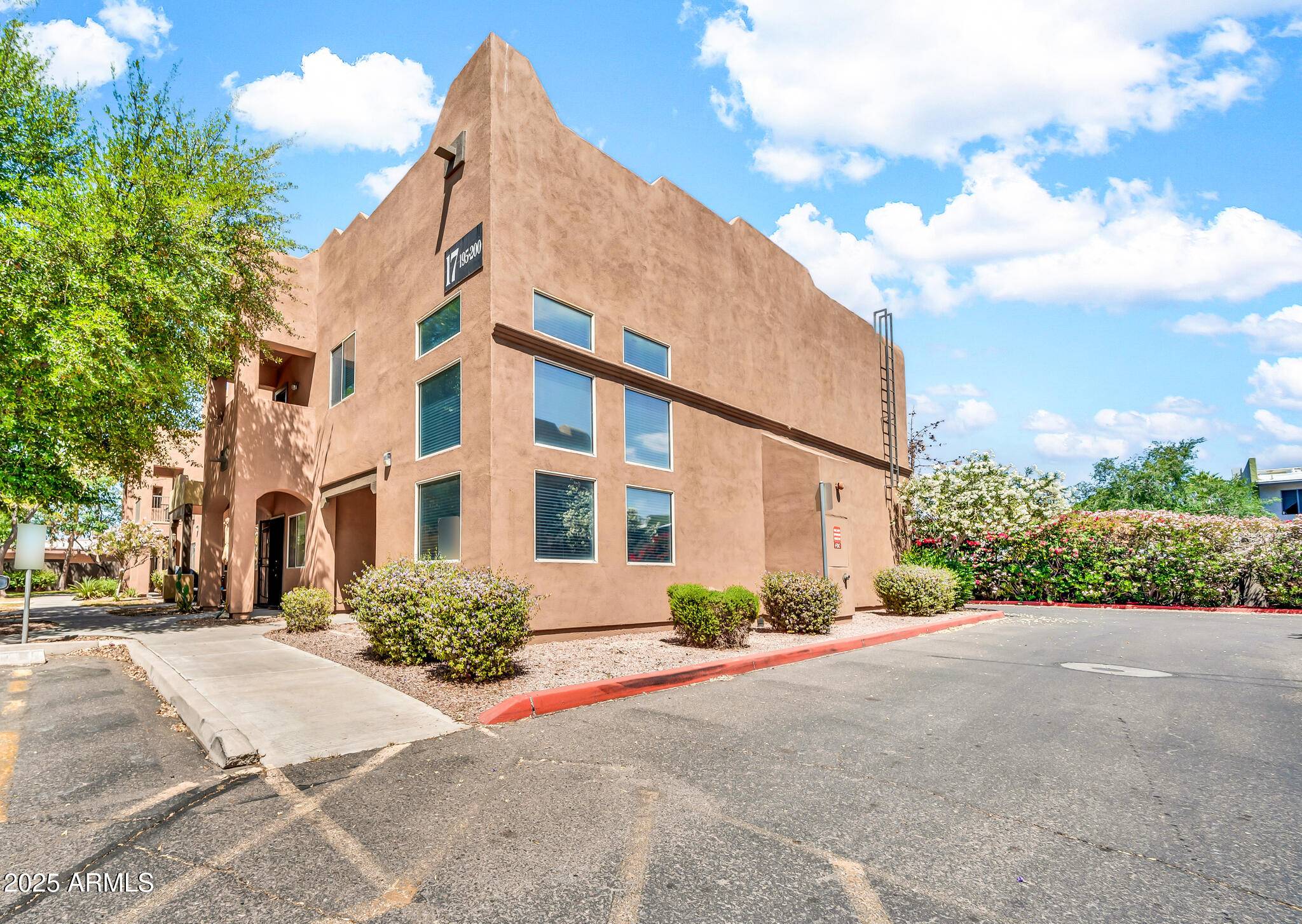 Phoenix, AZ 85015,1718 W COLTER Street #195