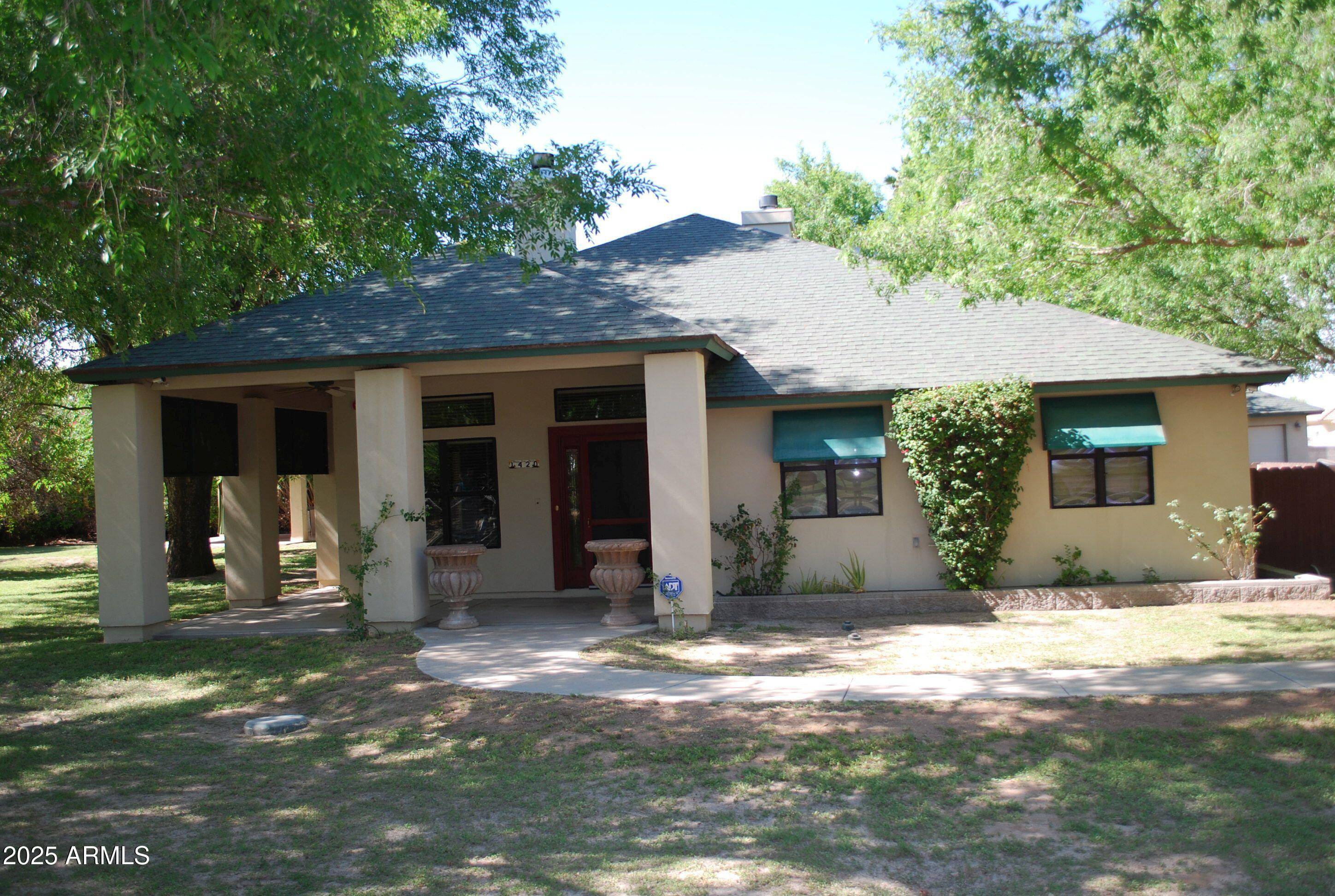 Phoenix, AZ 85042,1420 E BRANHAM Lane