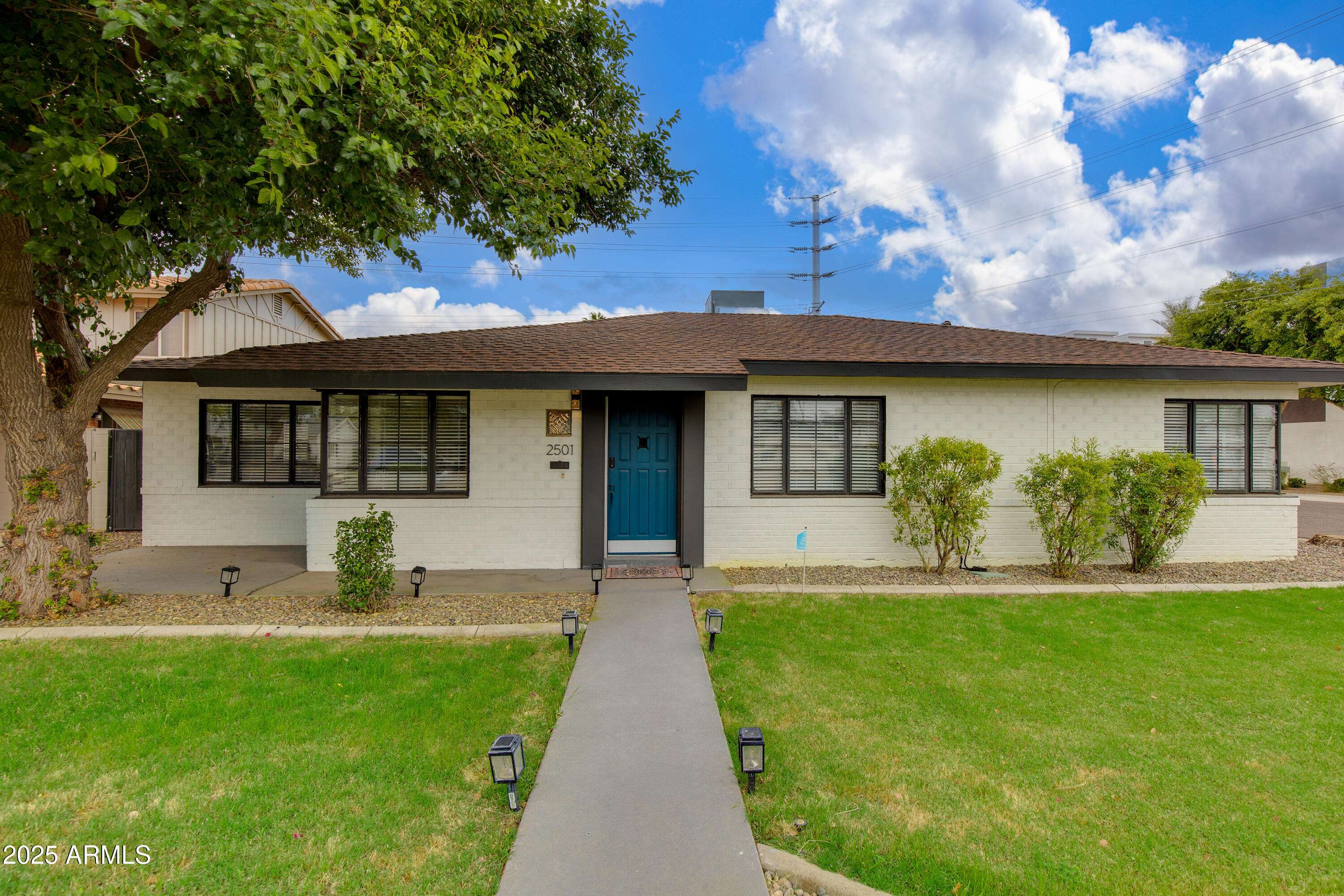 Phoenix, AZ 85016,2501 E CAMPBELL Avenue
