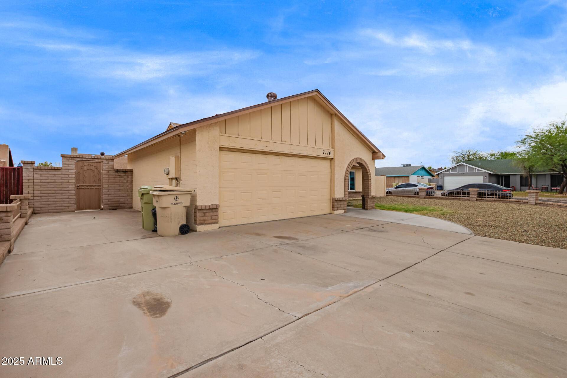 Glendale, AZ 85303,7114 W OREGON Avenue
