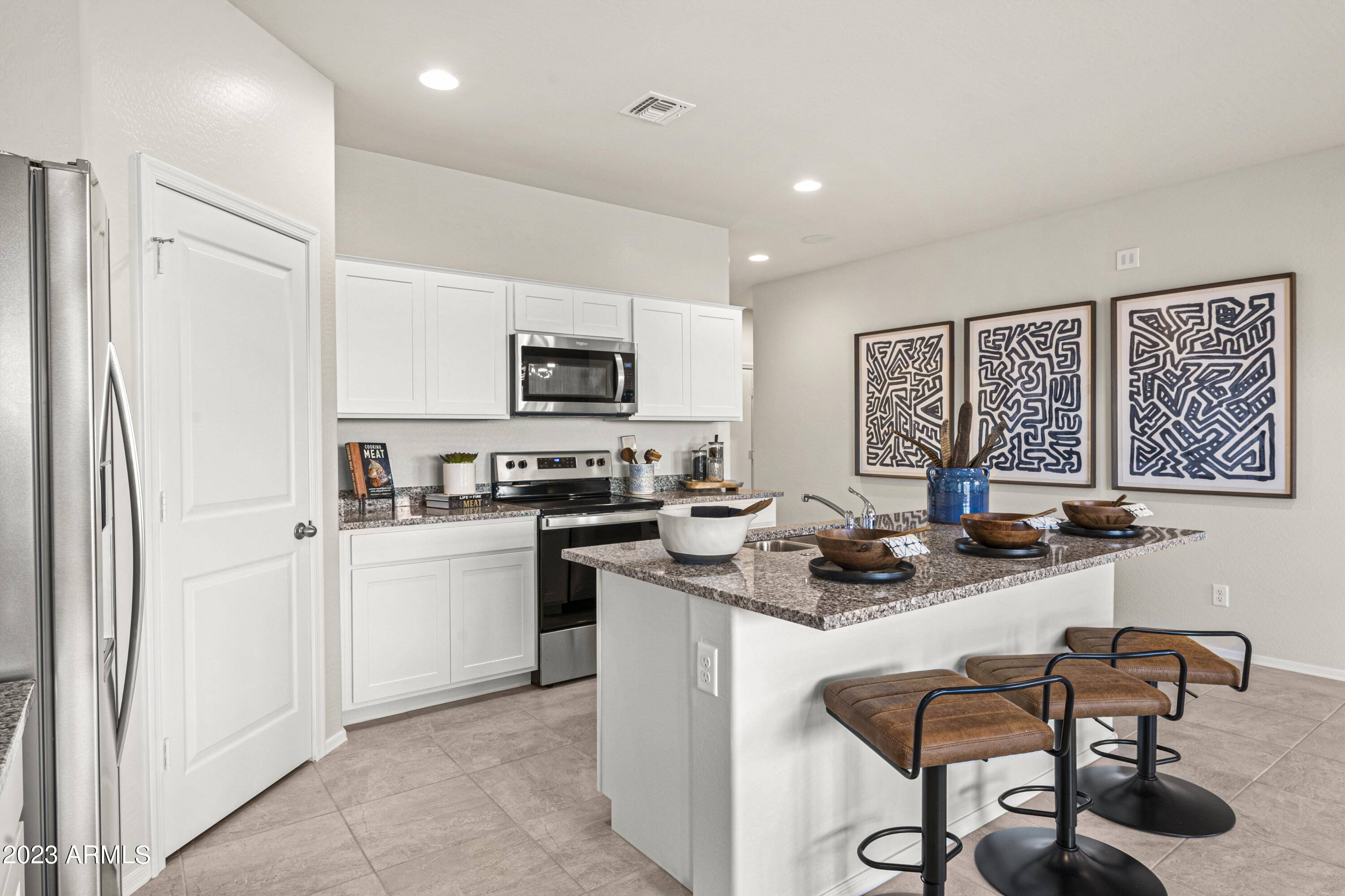 9943 S DESERT VIEW Drive Apache Junction, AZ 85120