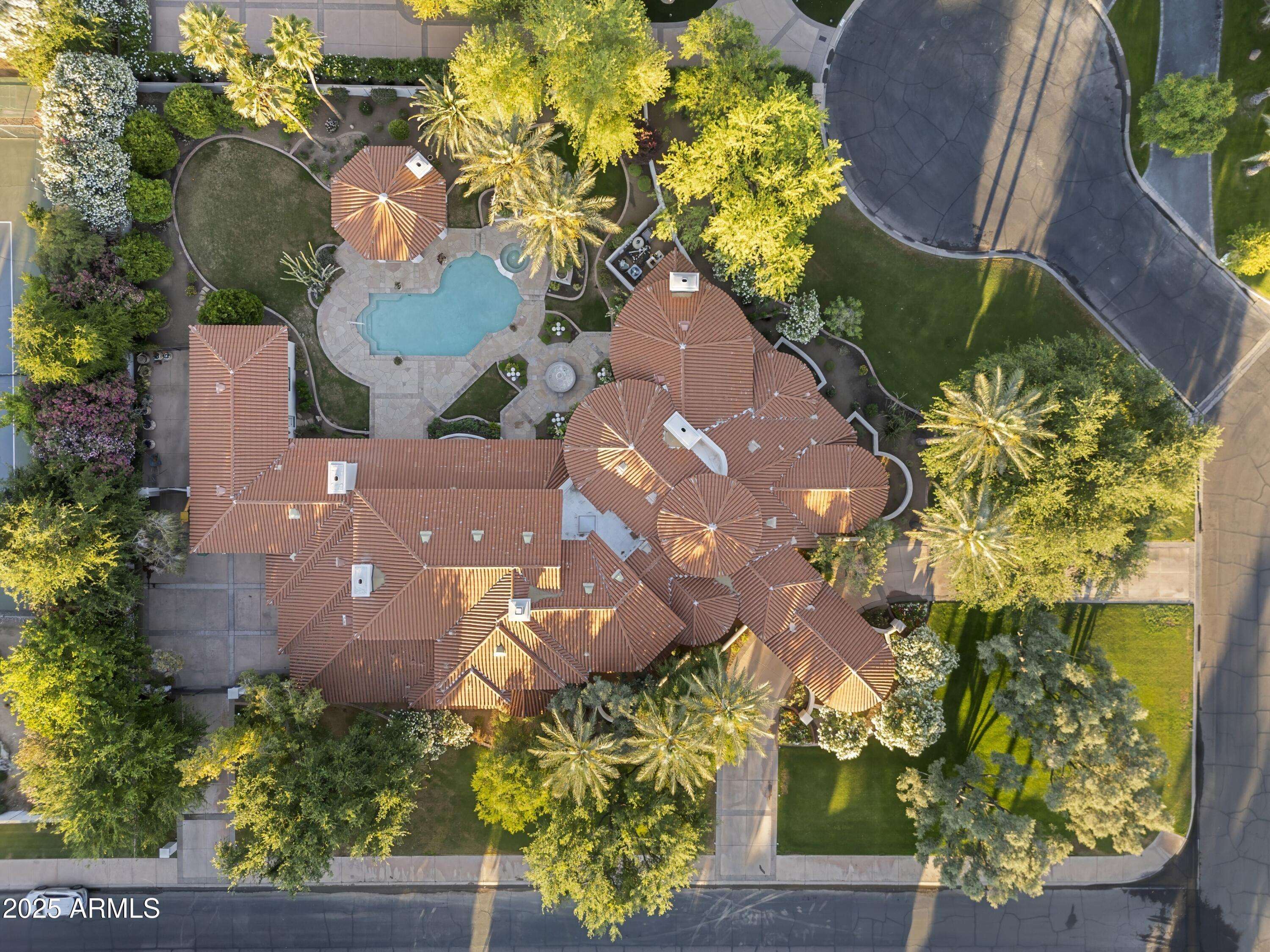 Paradise Valley, AZ 85253,8815 N 65TH Street