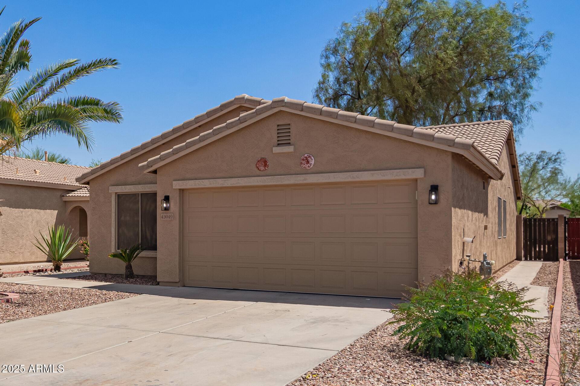 43949 W SAGEBRUSH Trail Maricopa, AZ 85138