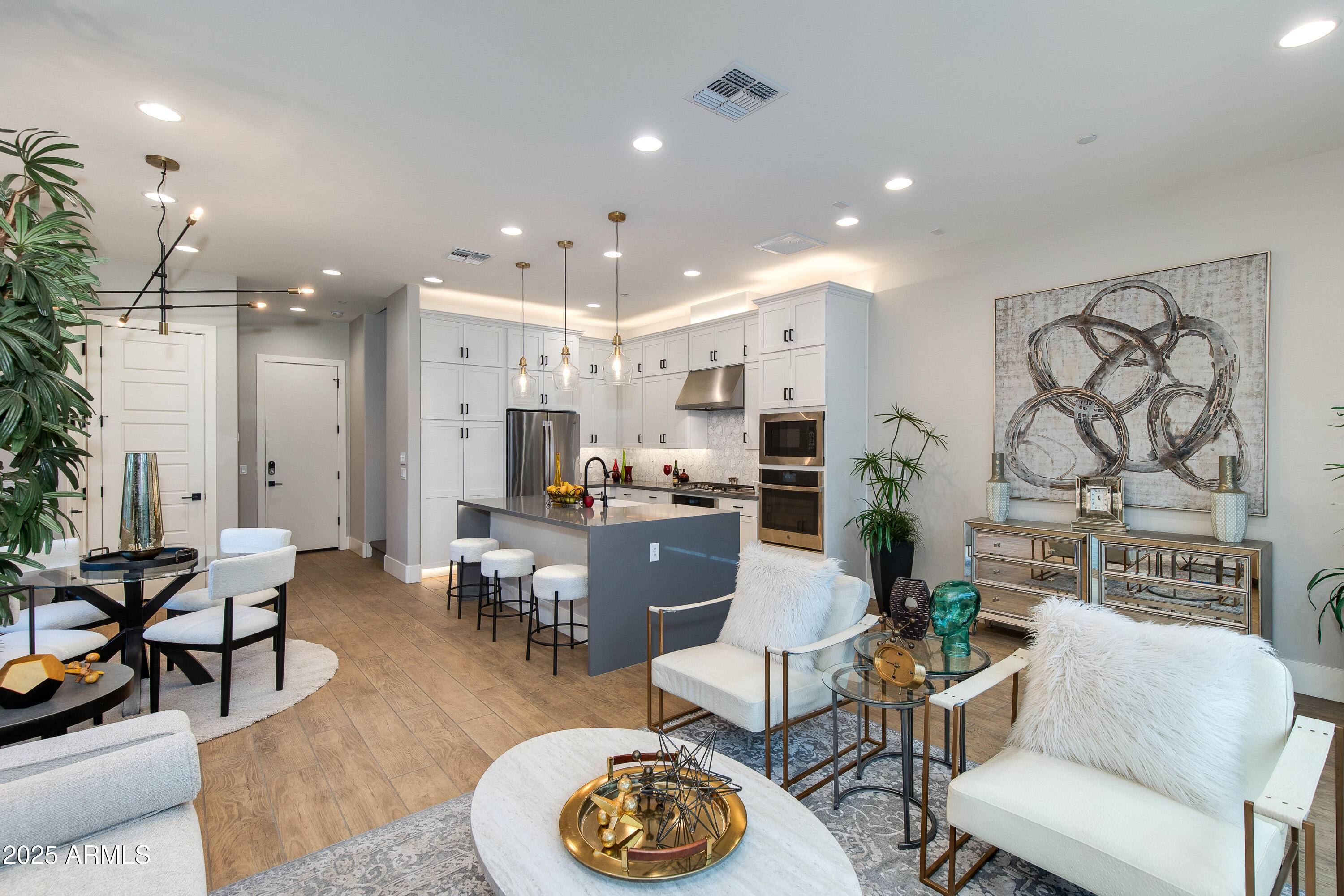 Phoenix, AZ 85085,1910 W DESERT HOLLOW Drive