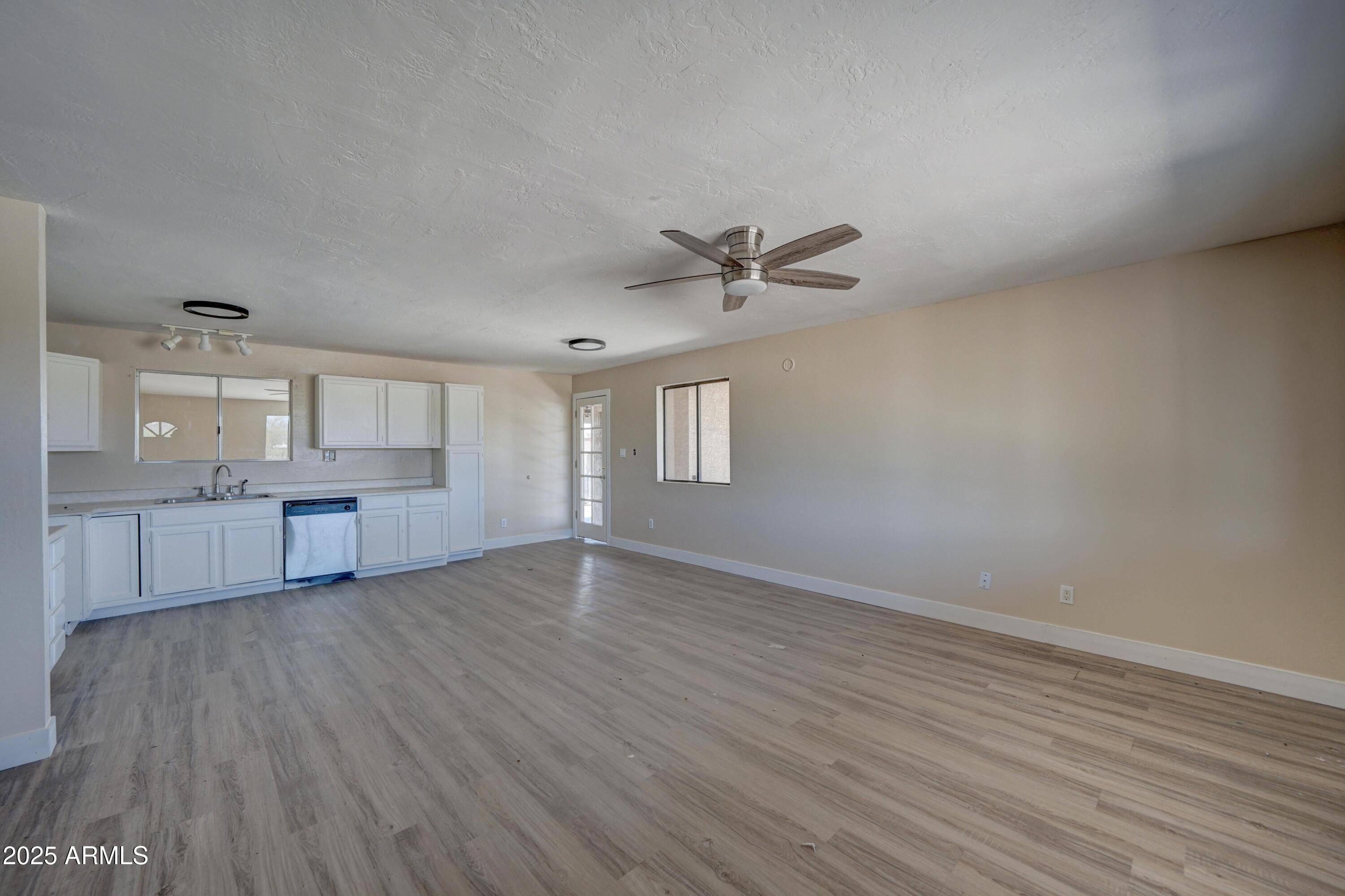 2627 W Buckskin Trail New River, AZ 85087