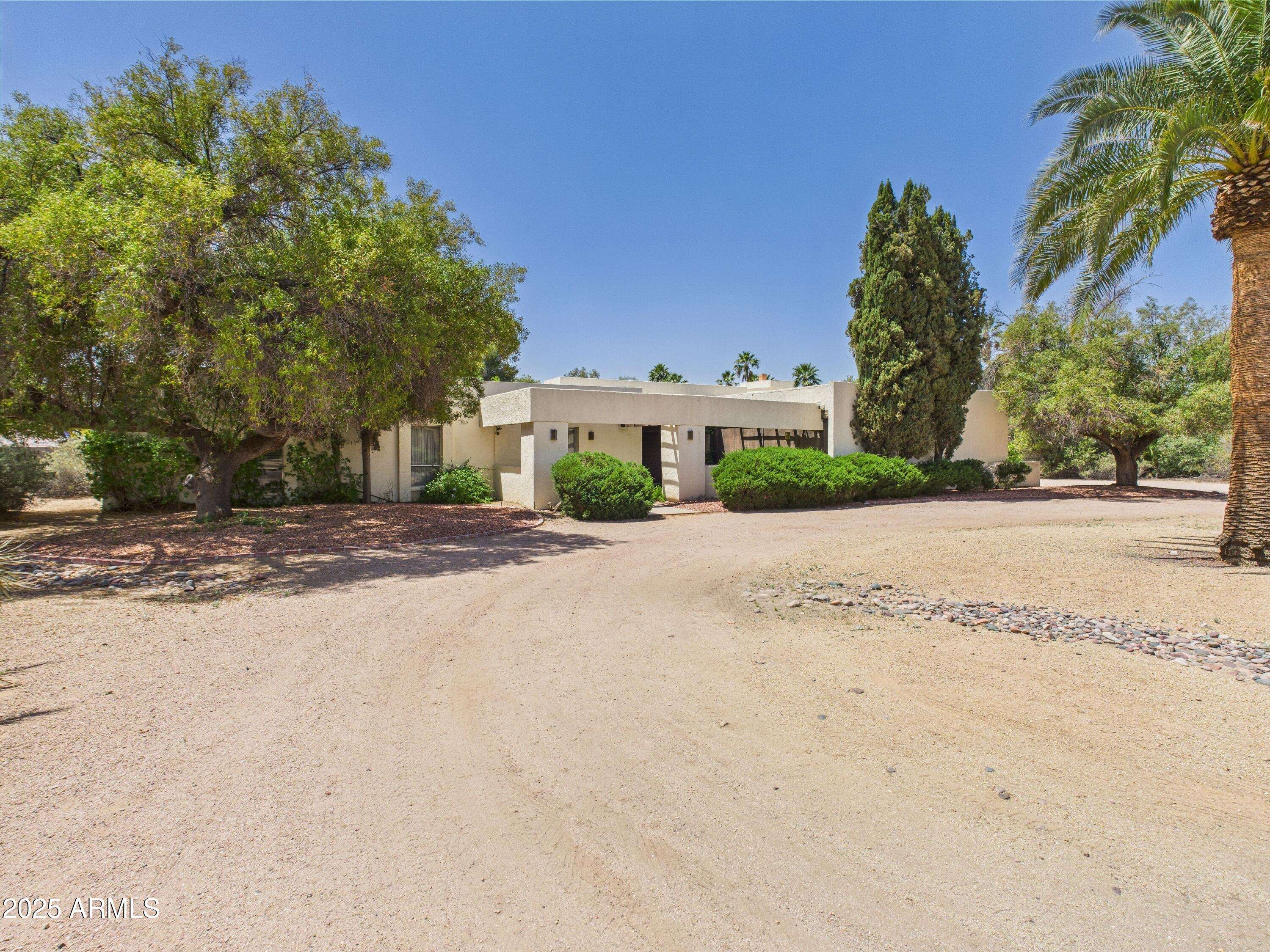 Paradise Valley, AZ 85253,5905 E DONNA Lane