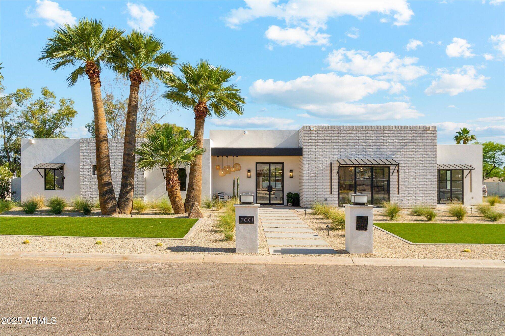 Scottsdale, AZ 85254,7001 E JOAN DE ARC Avenue