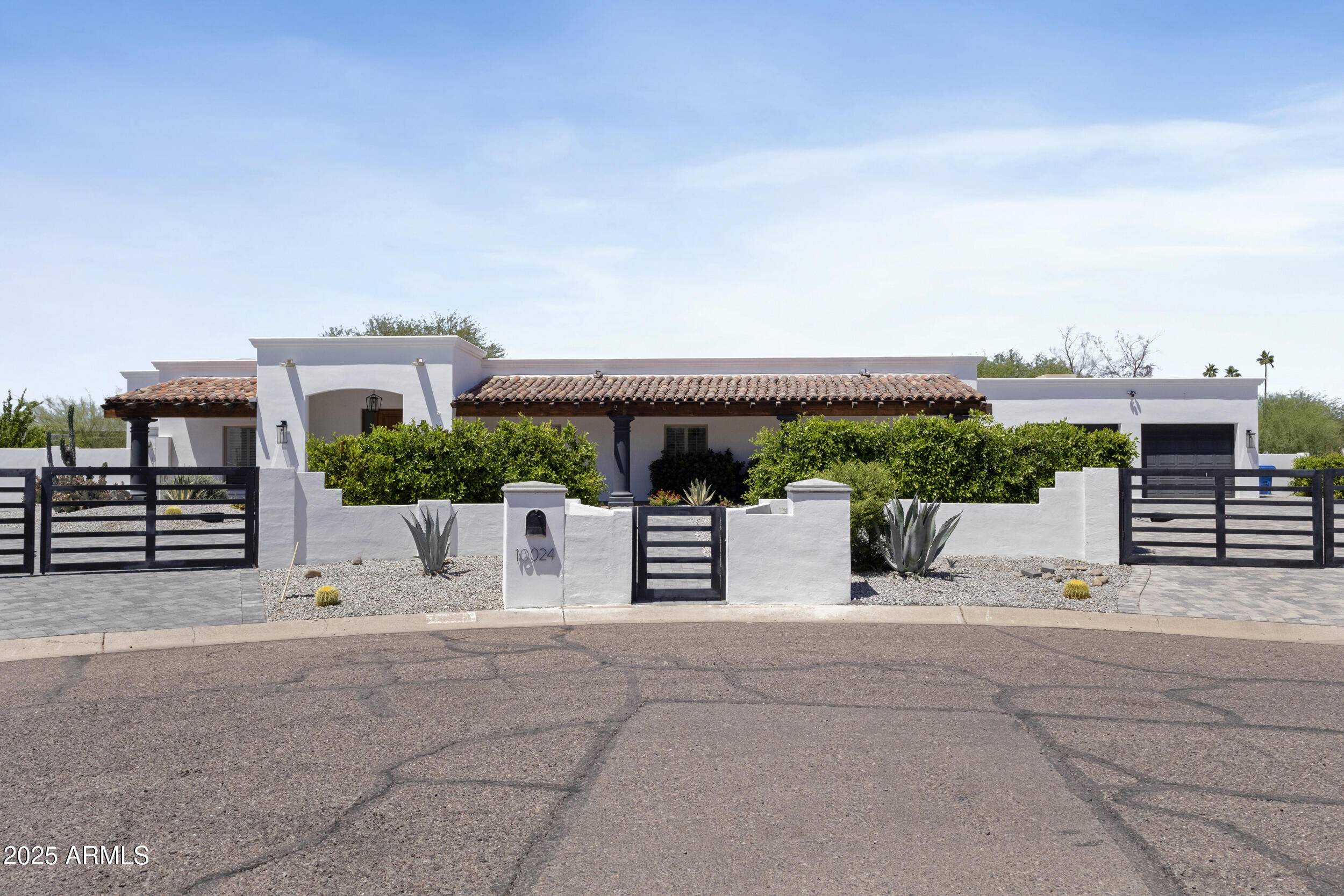 Paradise Valley, AZ 85253,10024 N 61ST Place
