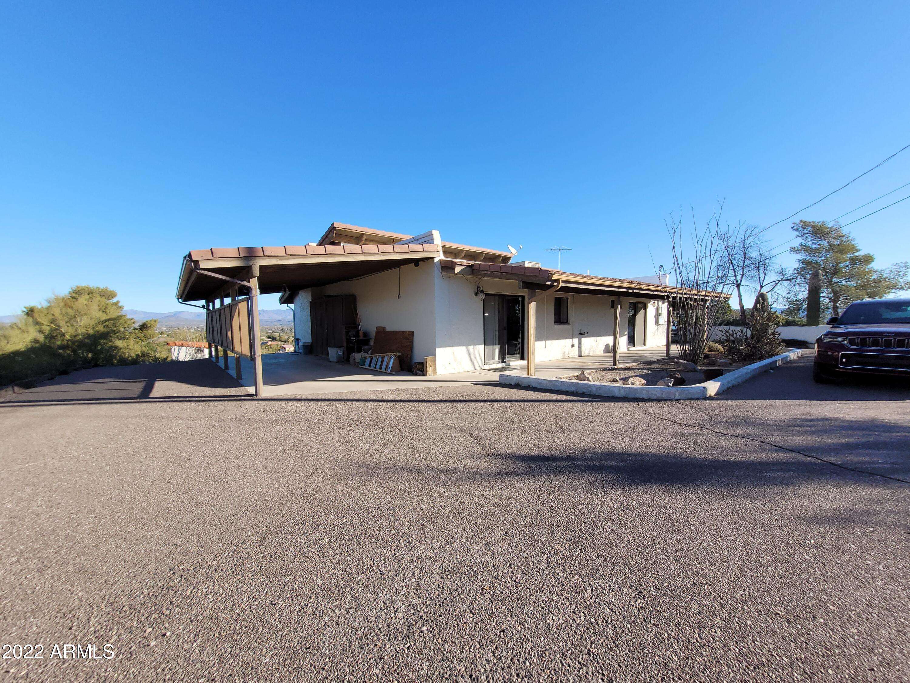 Wickenburg, AZ 85390,1090 S Lazy Fox Road