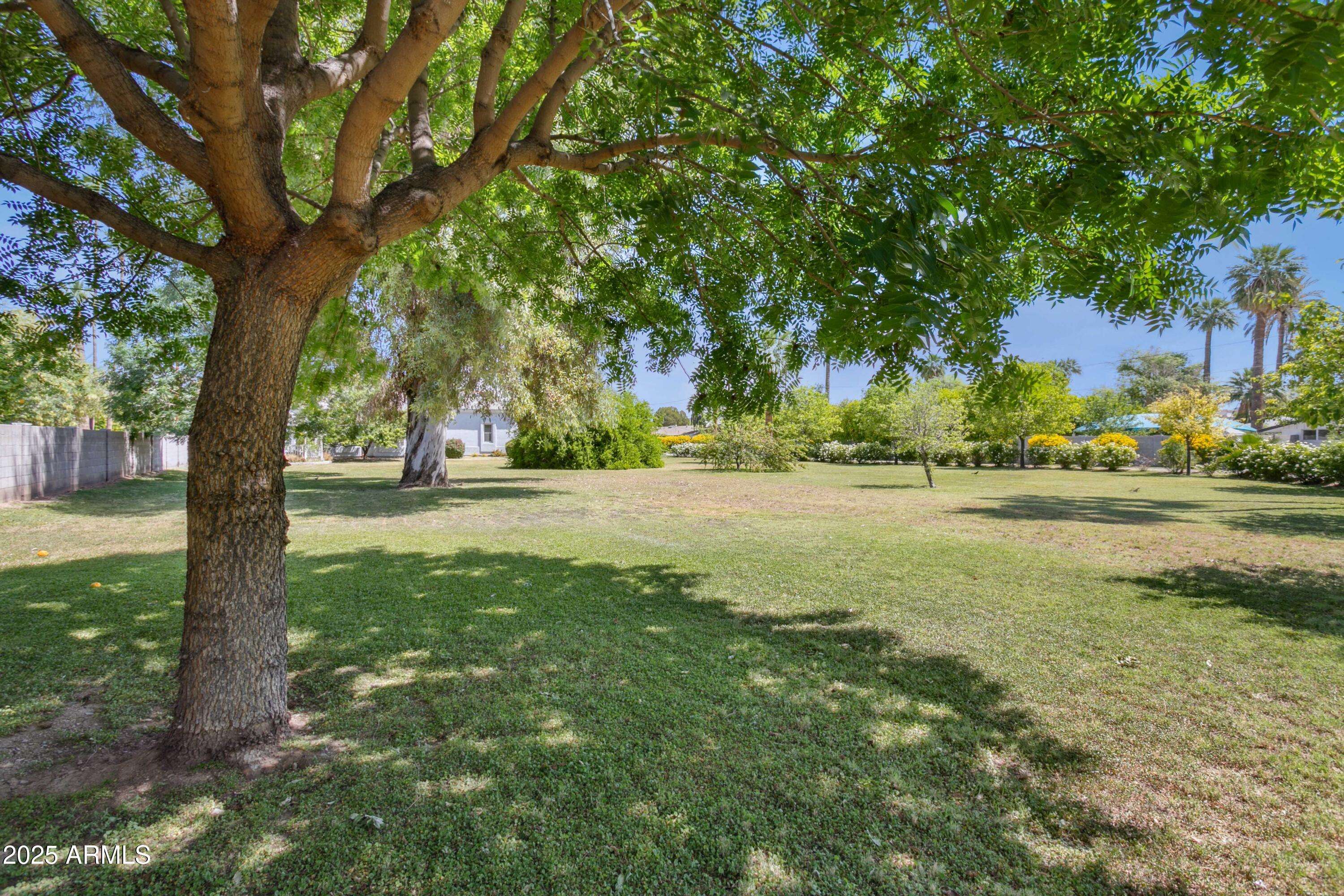 Phoenix, AZ 85012,316 E BETHANY HOME Road