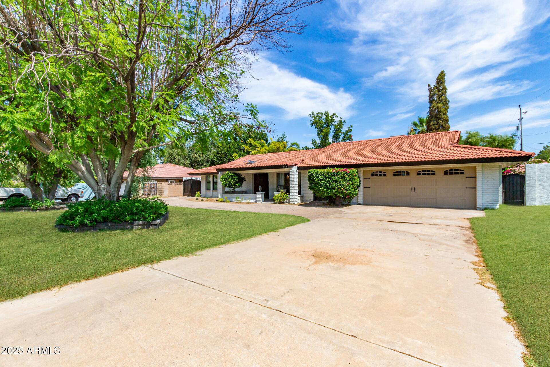 Phoenix, AZ 85021,700 W DREY Drive