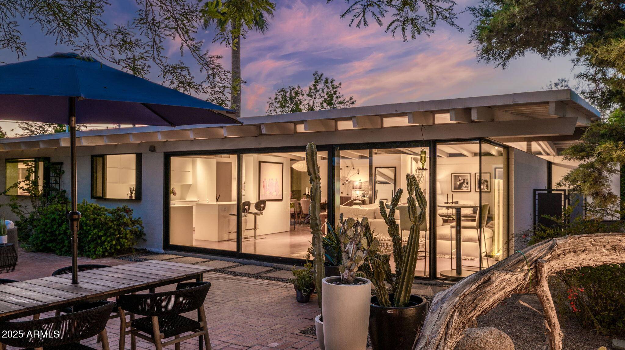 Phoenix, AZ 85014,5714 N 11TH Street