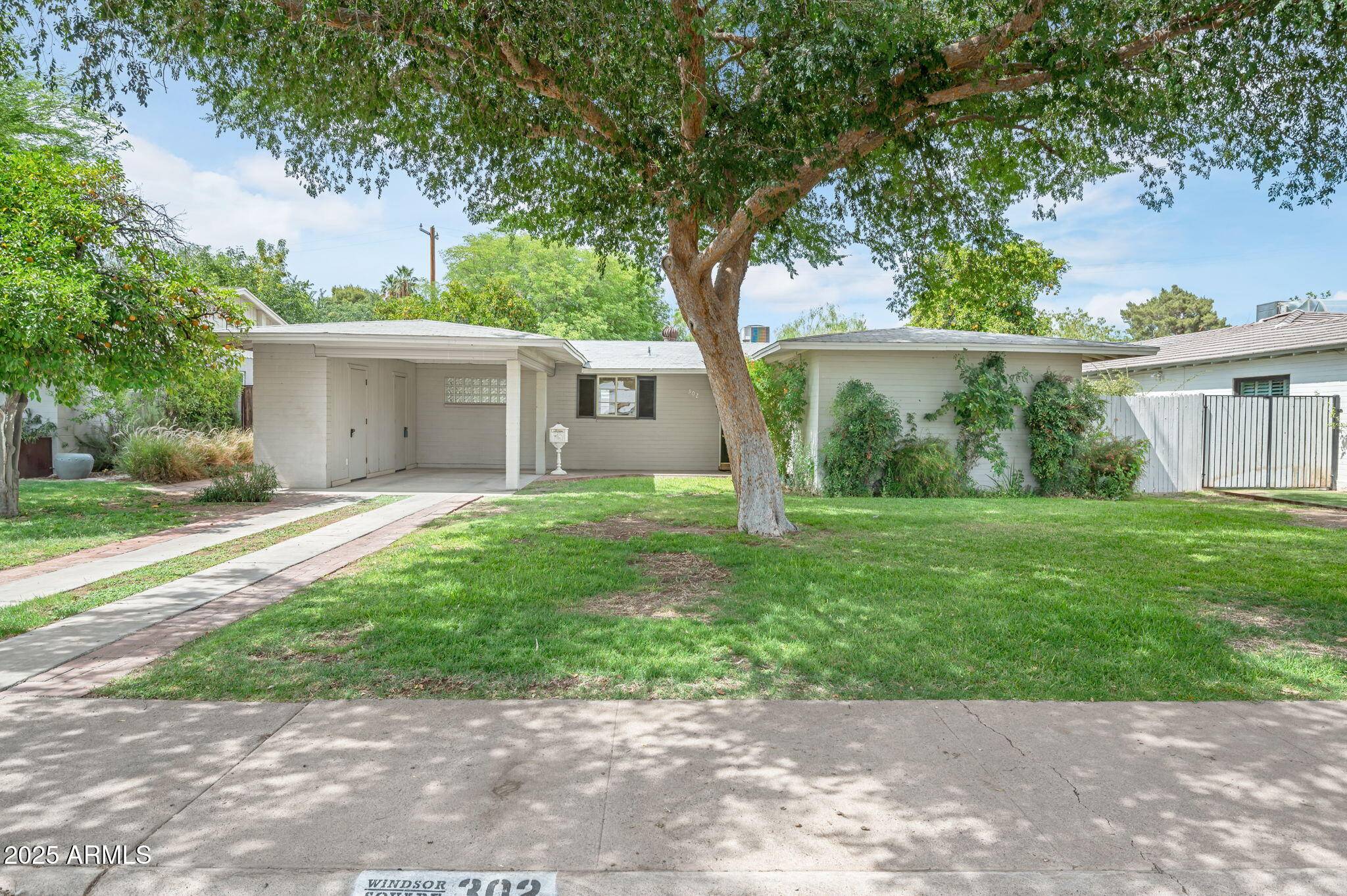 Phoenix, AZ 85012,302 E ORANGE Drive