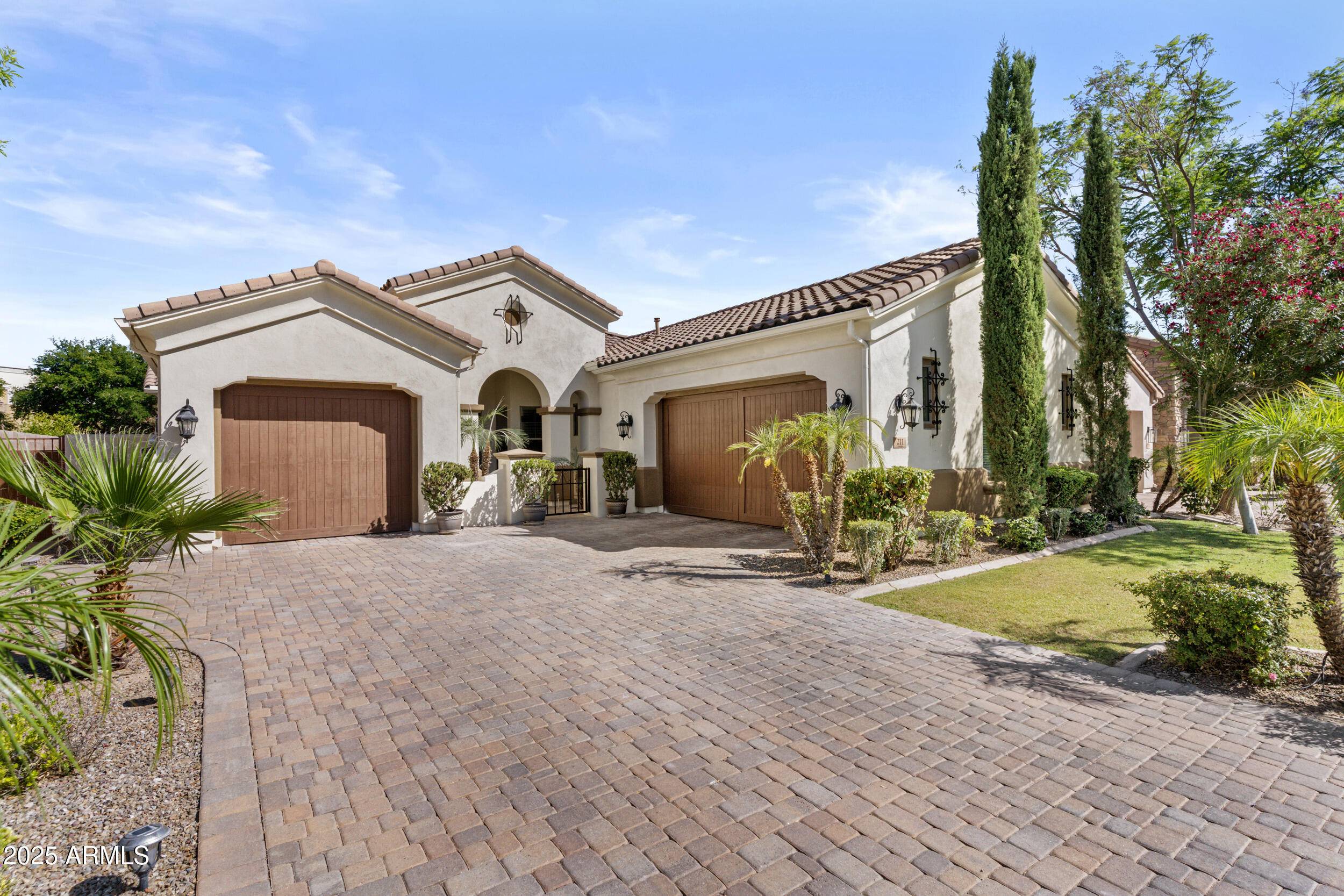 Chandler, AZ 85248,211 W NEW DAWN Drive