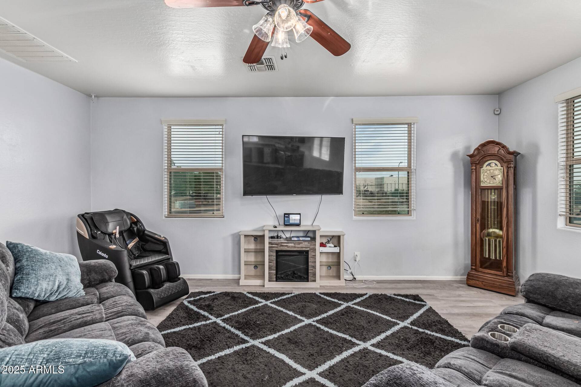 Phoenix, AZ 85035,1733 N 77TH Drive