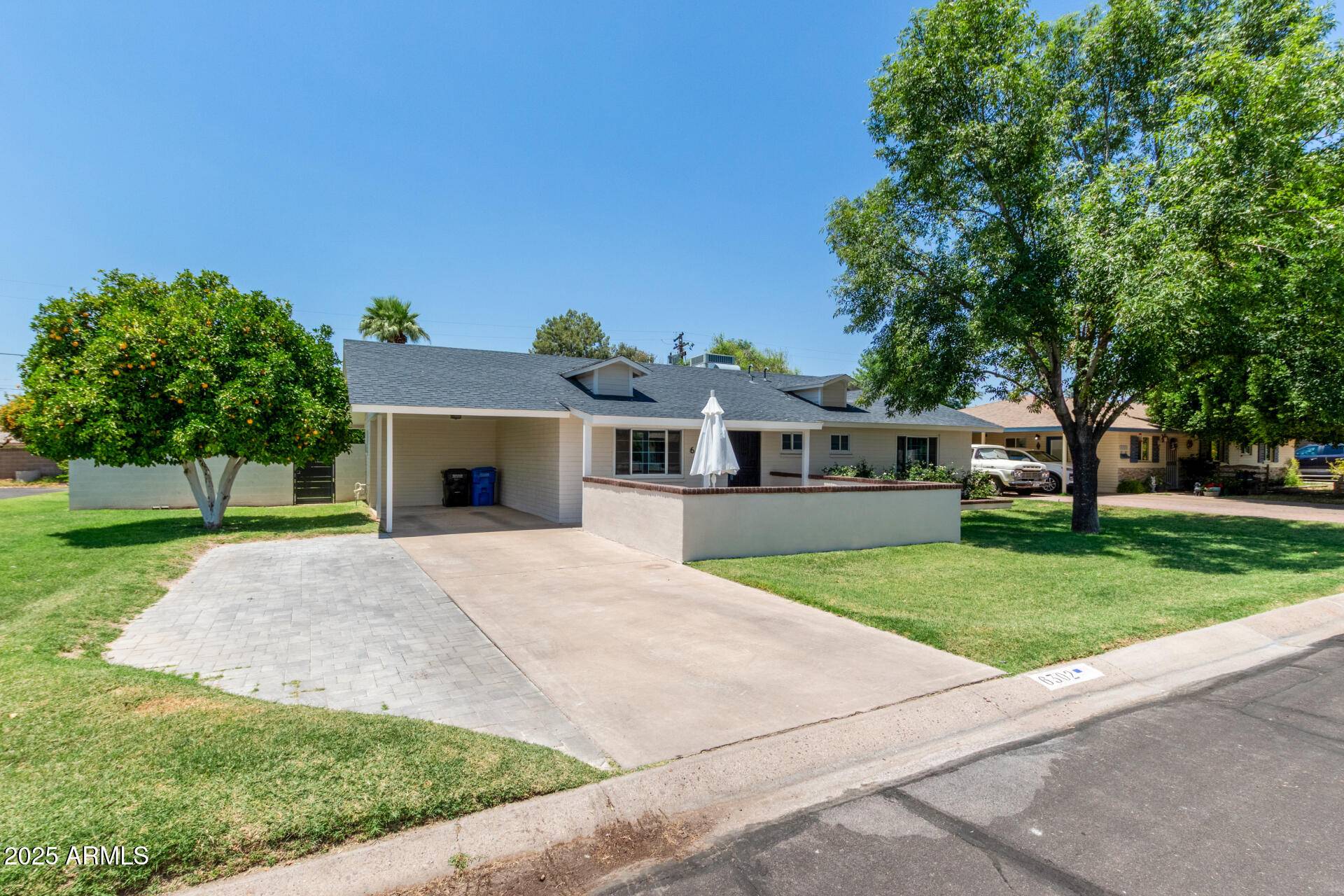 Phoenix, AZ 85014,6302 N 13TH Place