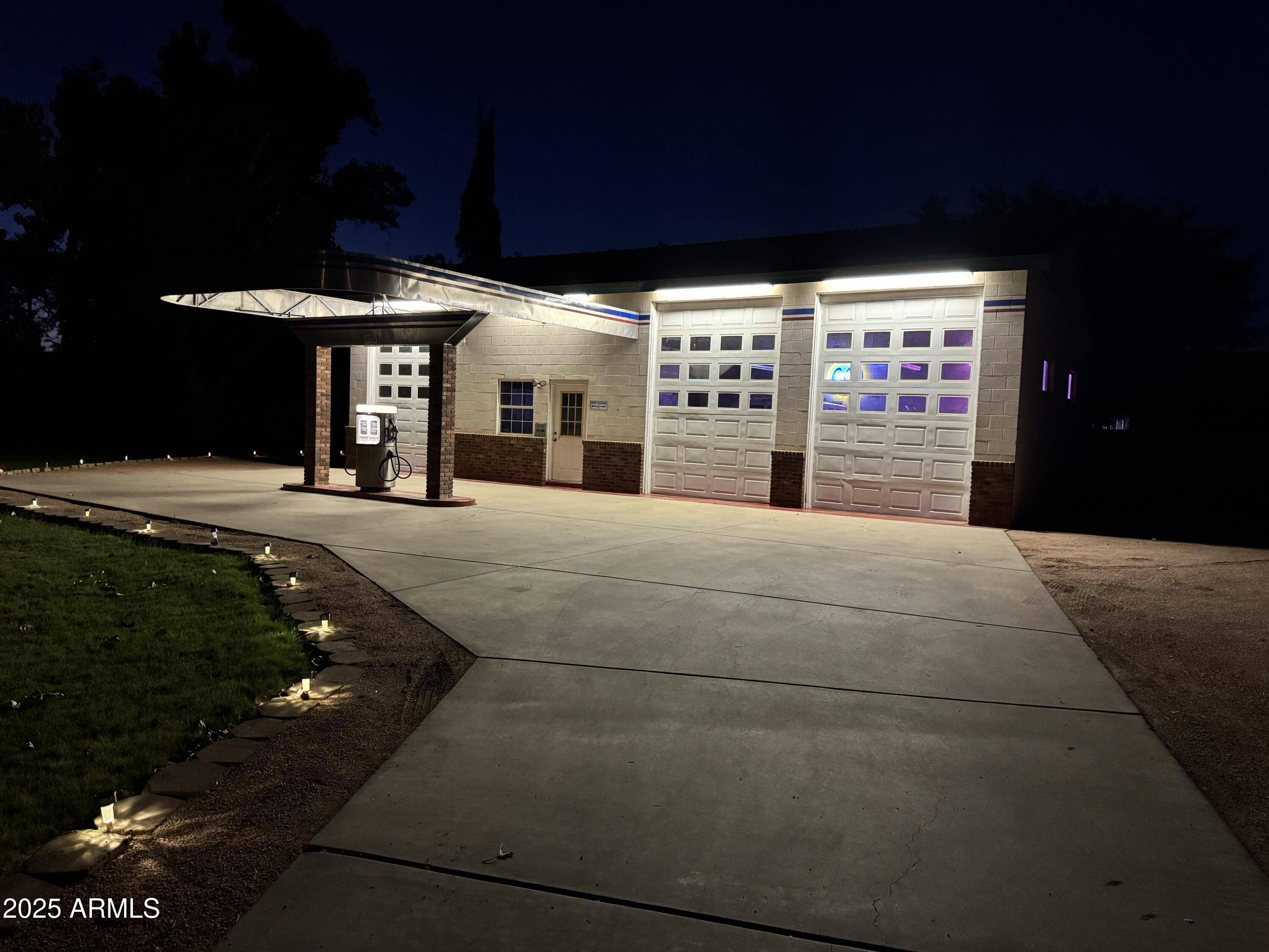 Gilbert, AZ 85296,626 E PALO VERDE Street