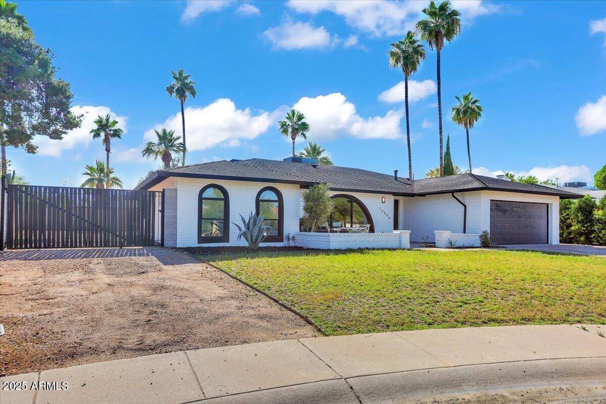 Phoenix, AZ 85028,10844 N 37TH Way