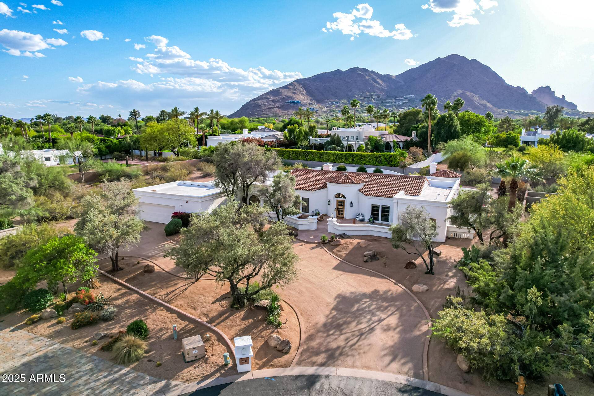 Paradise Valley, AZ 85253,6701 E SAN MIGUEL Avenue