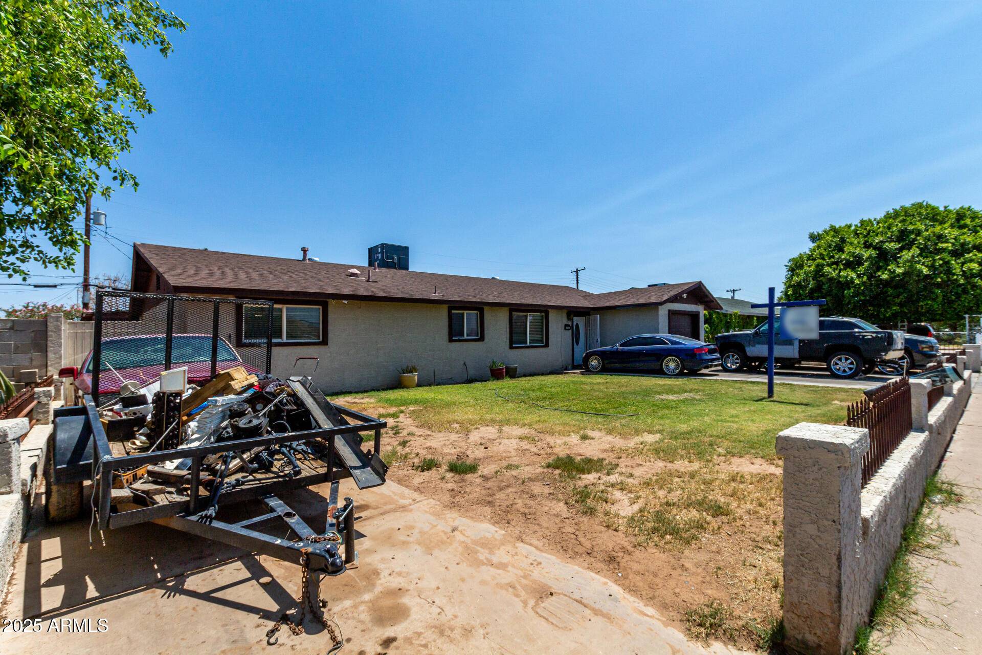 Phoenix, AZ 85033,6063 W EARLL Drive