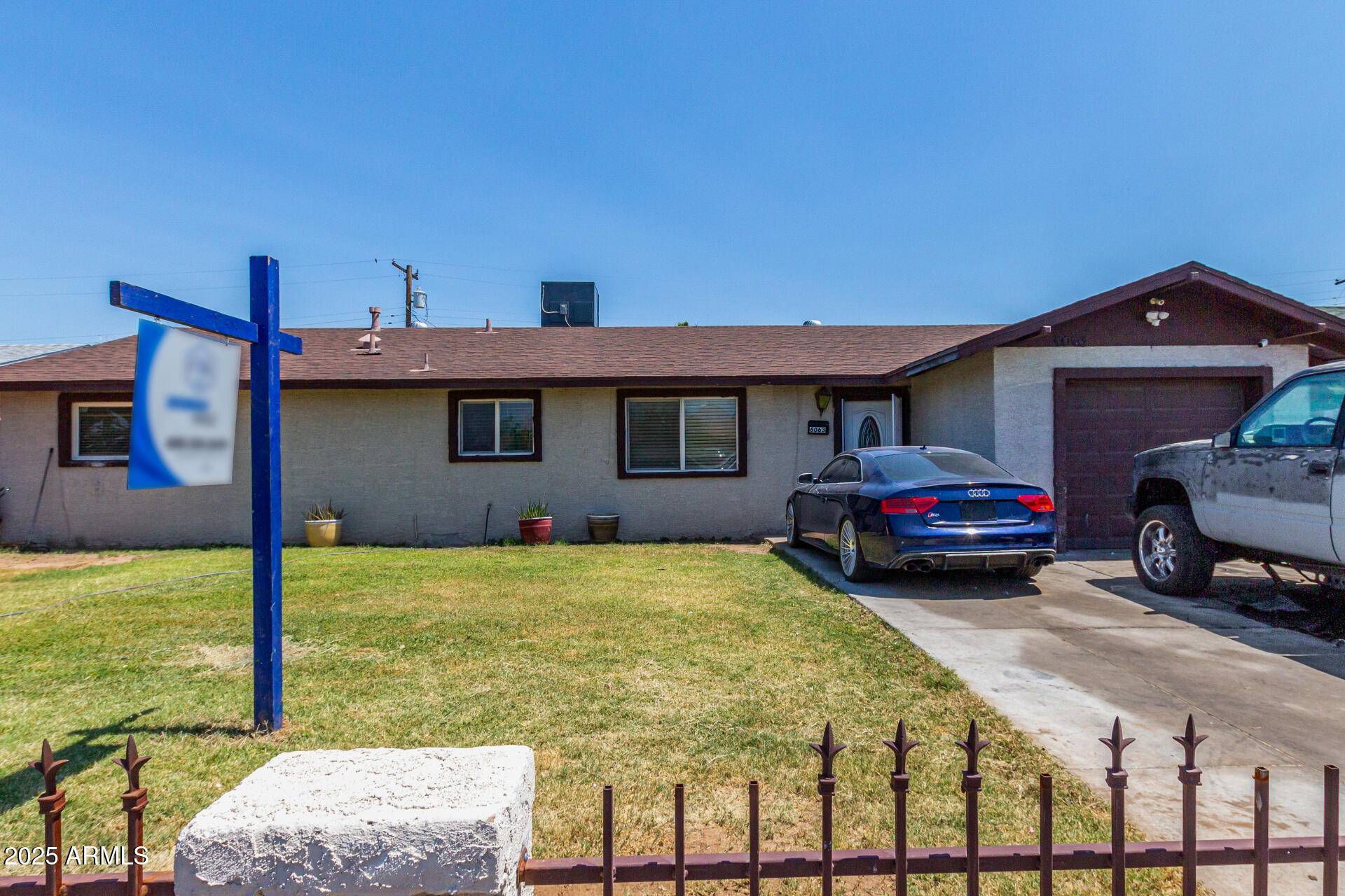 Phoenix, AZ 85033,6063 W EARLL Drive