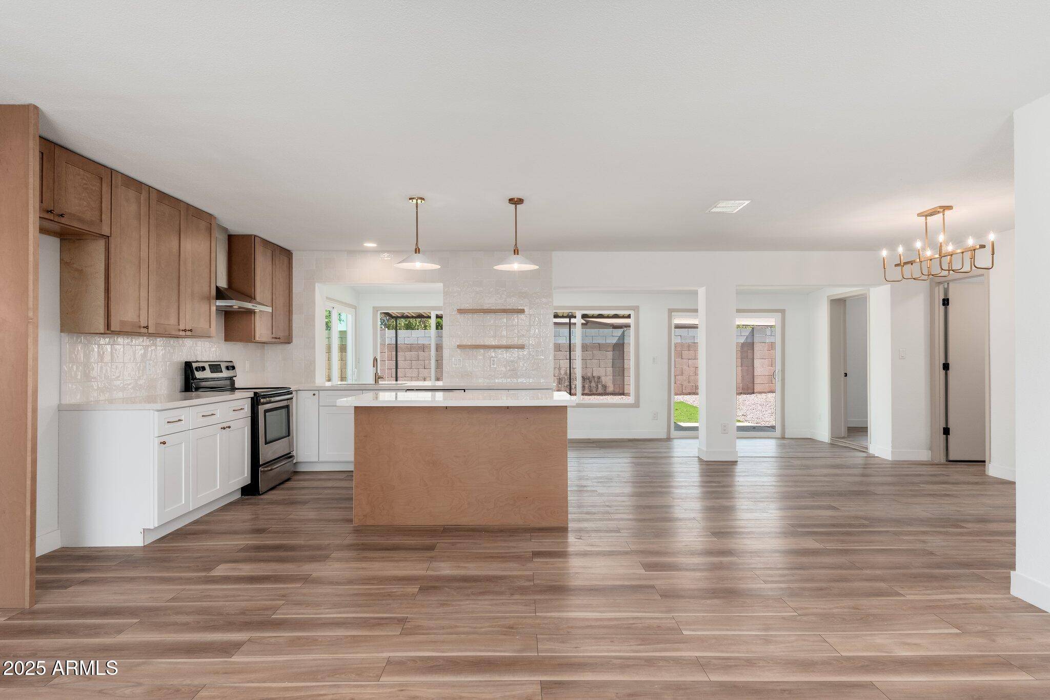 Phoenix, AZ 85053,3910 W KINGS Avenue